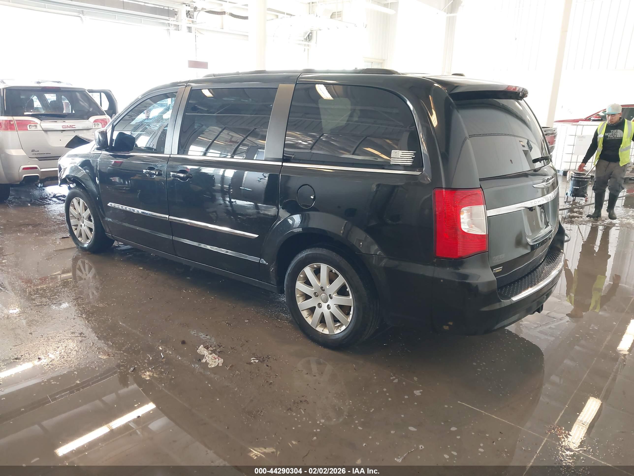 CHRYSLER TOWN image 3