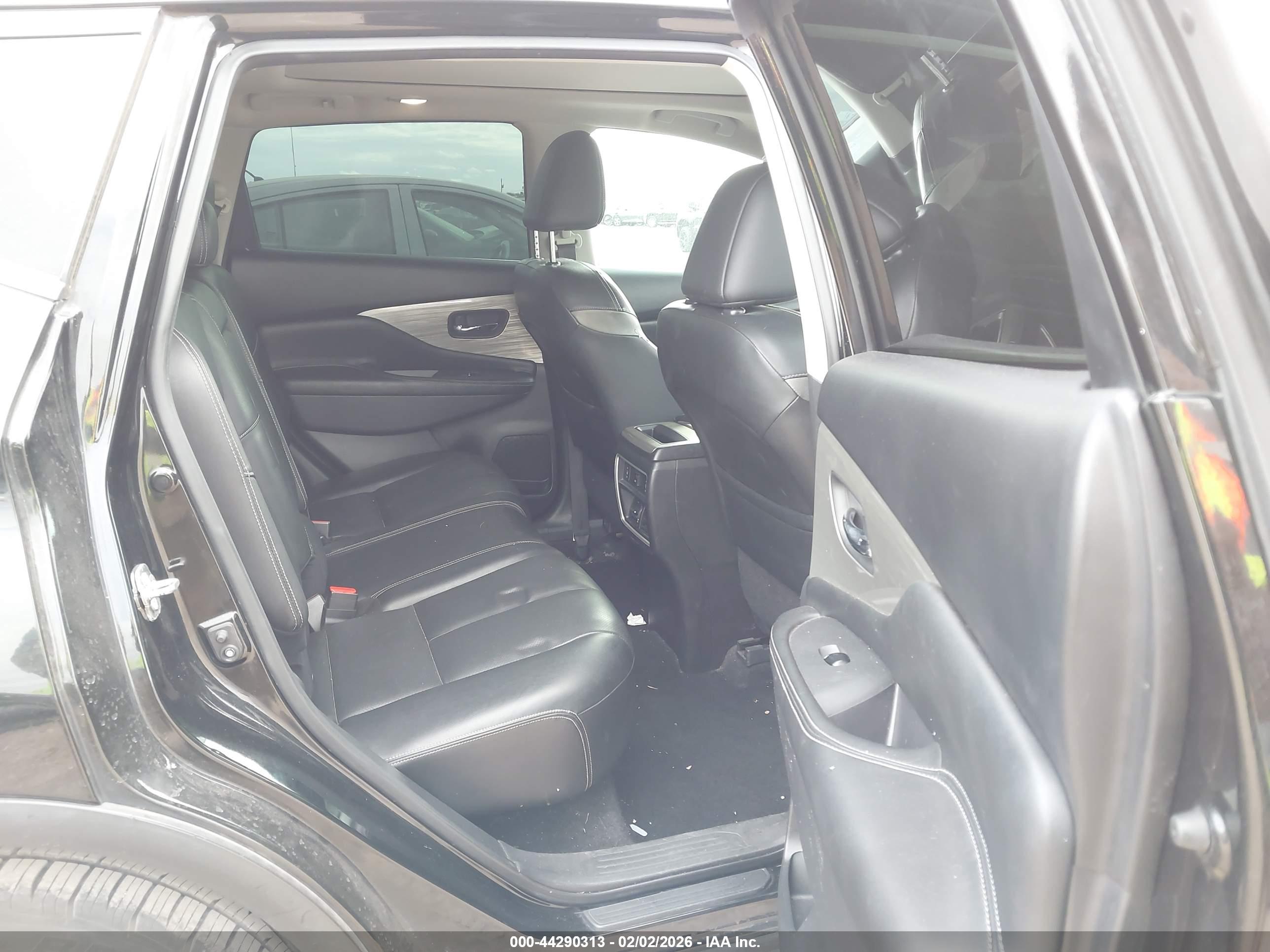 NISSAN MURANO image 8