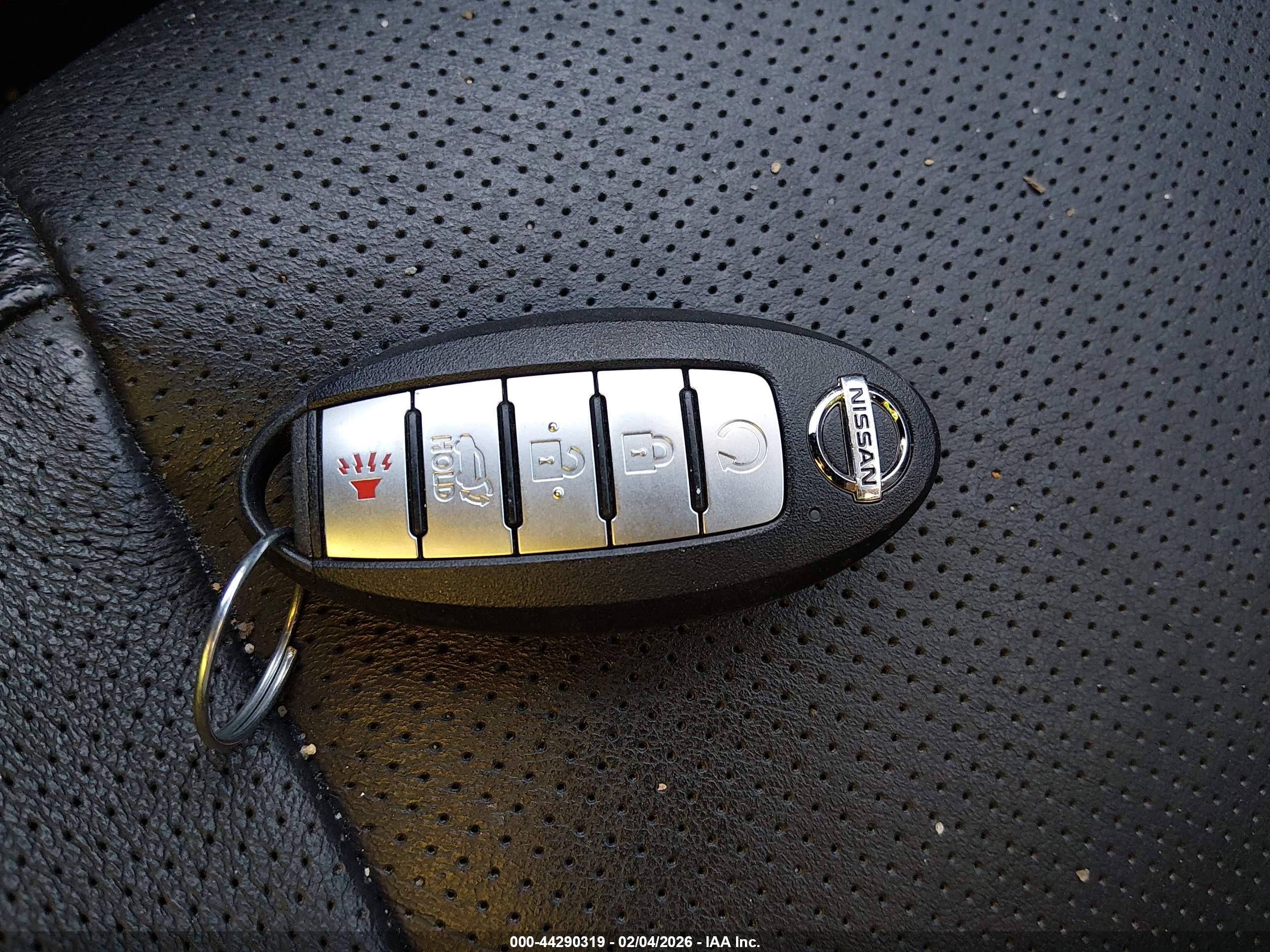 NISSAN ROGUE image 11