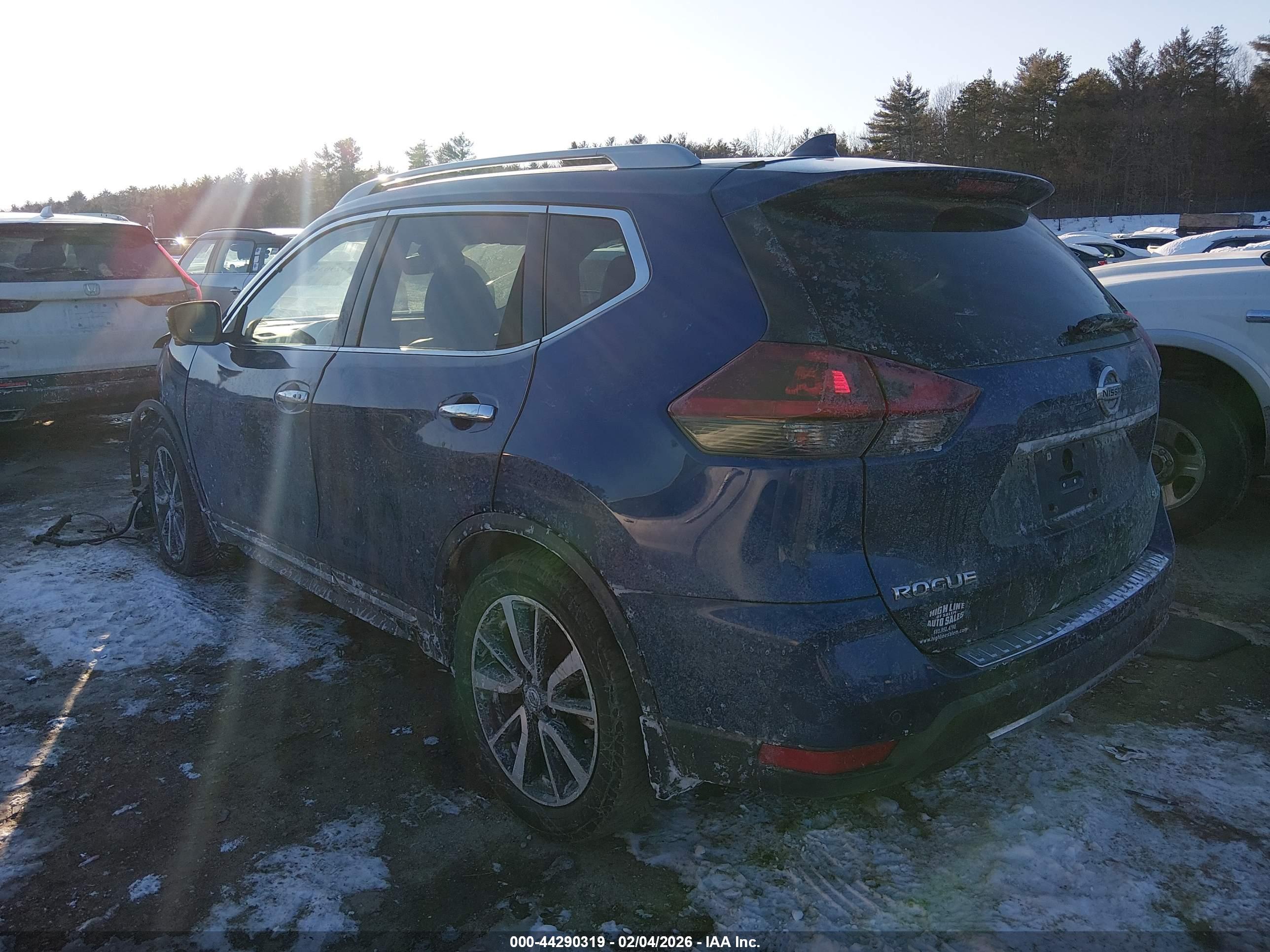 NISSAN ROGUE image 3