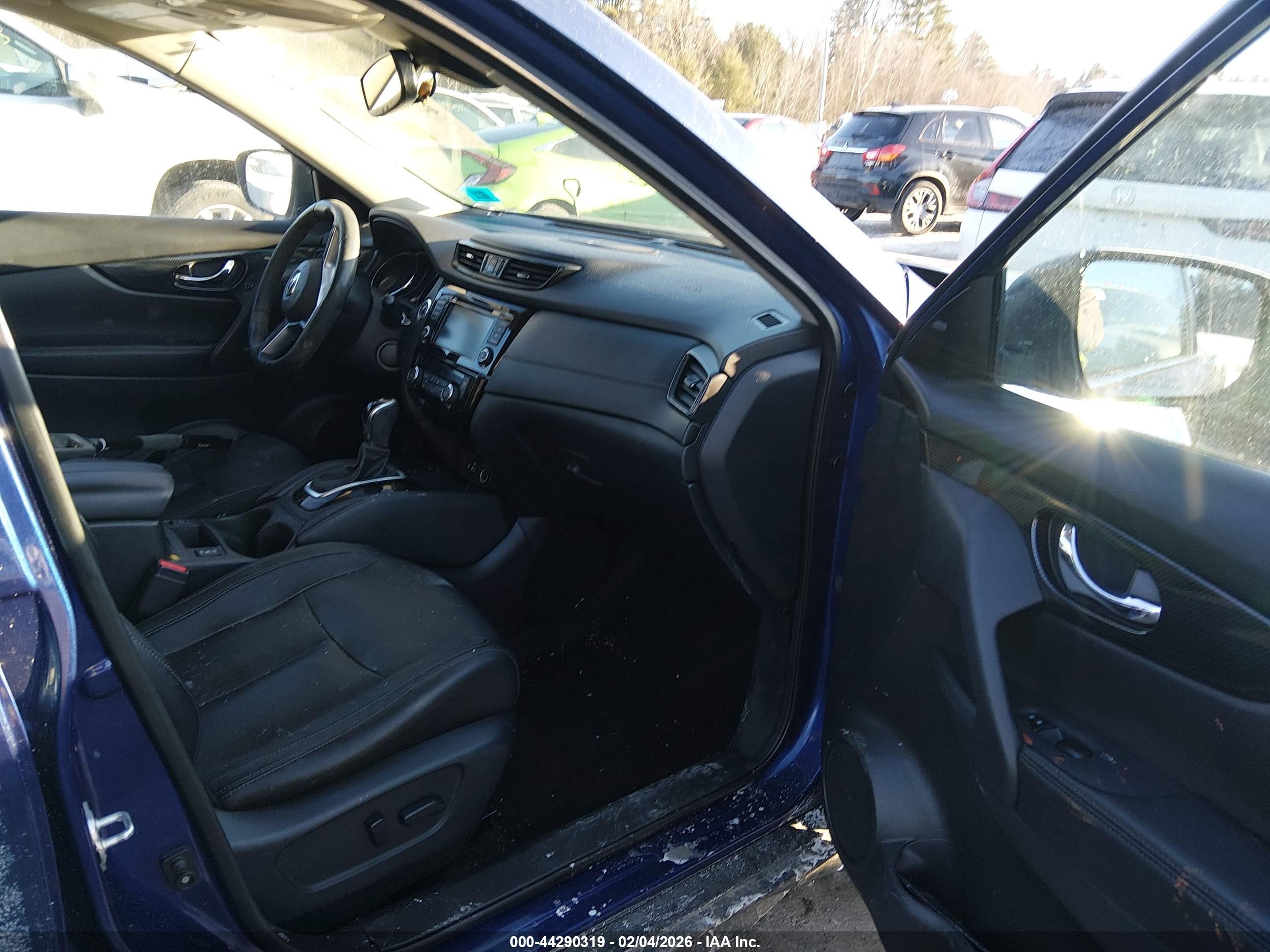 NISSAN ROGUE image 5