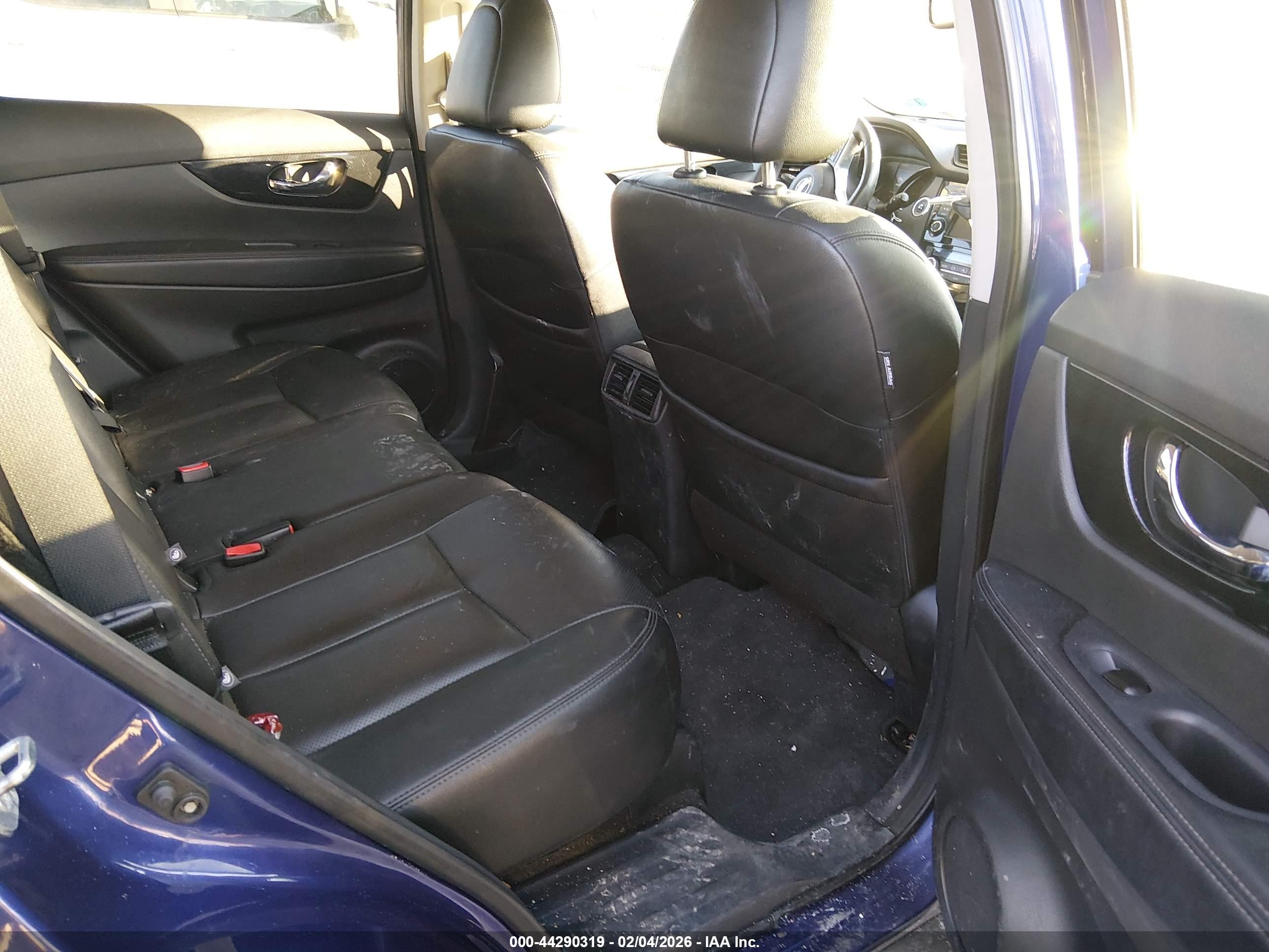 NISSAN ROGUE image 8