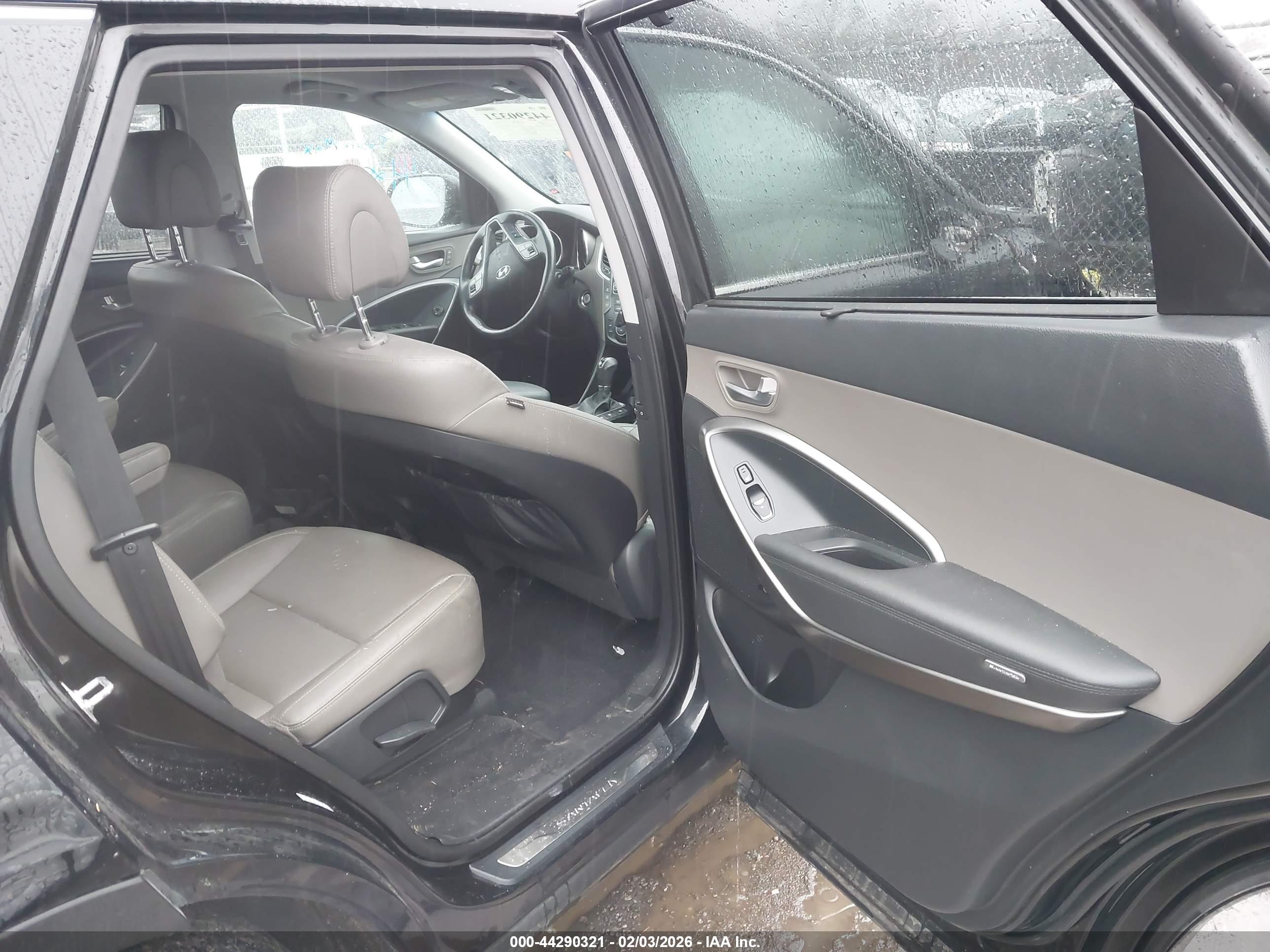 HYUNDAI SANTA image 8
