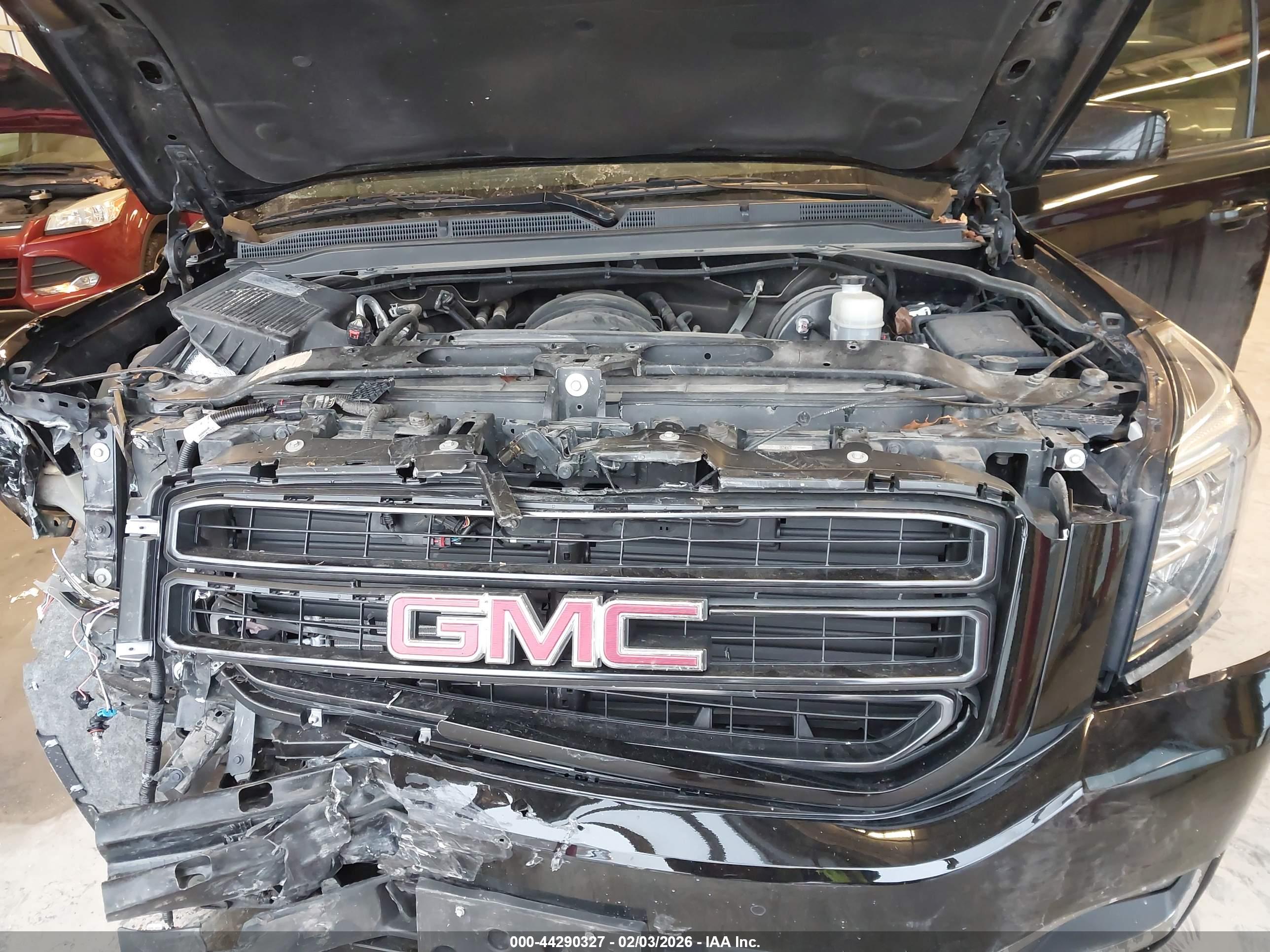 GMC YUKON image 10