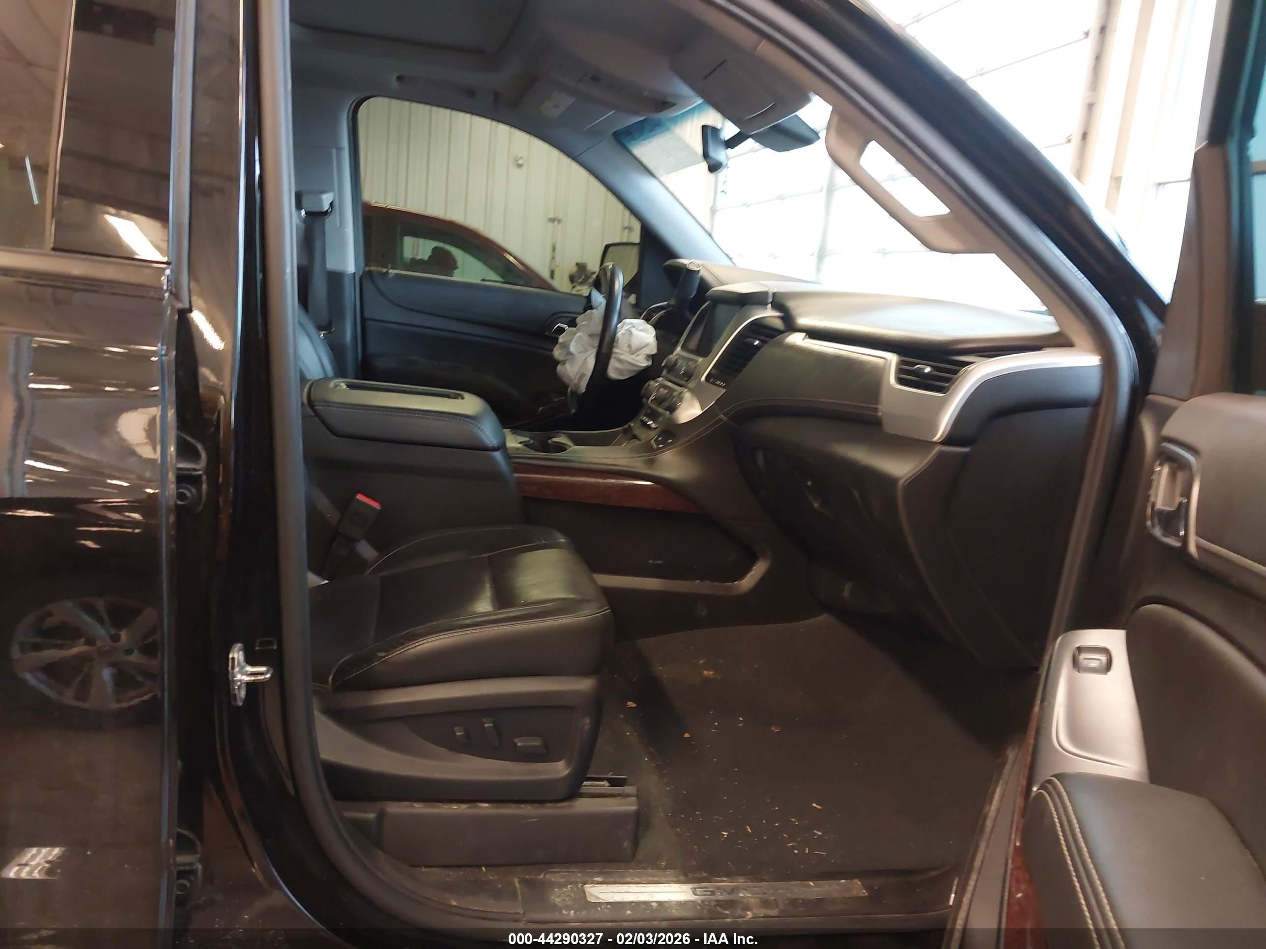 GMC YUKON image 5