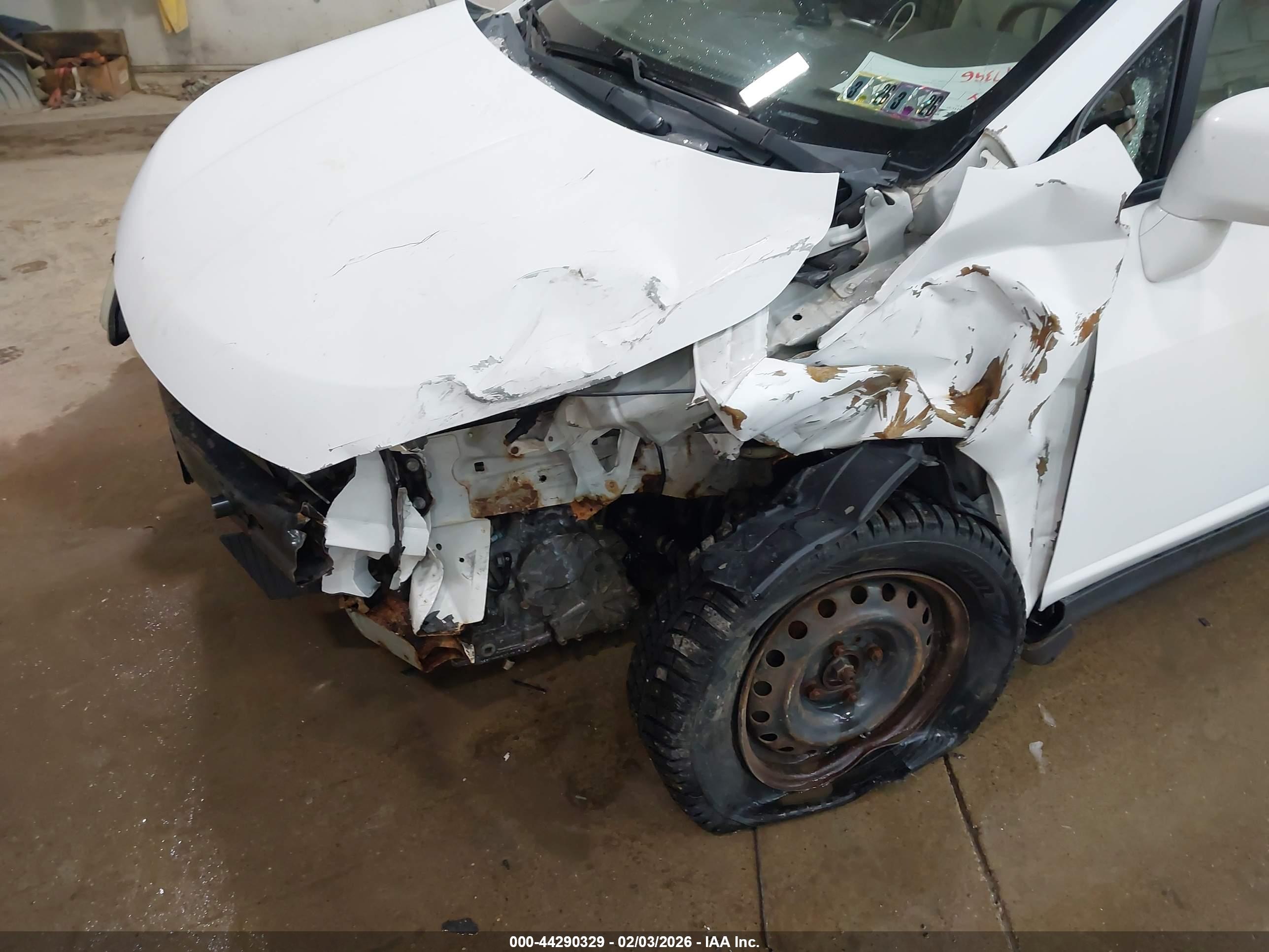 NISSAN VERSA image 6