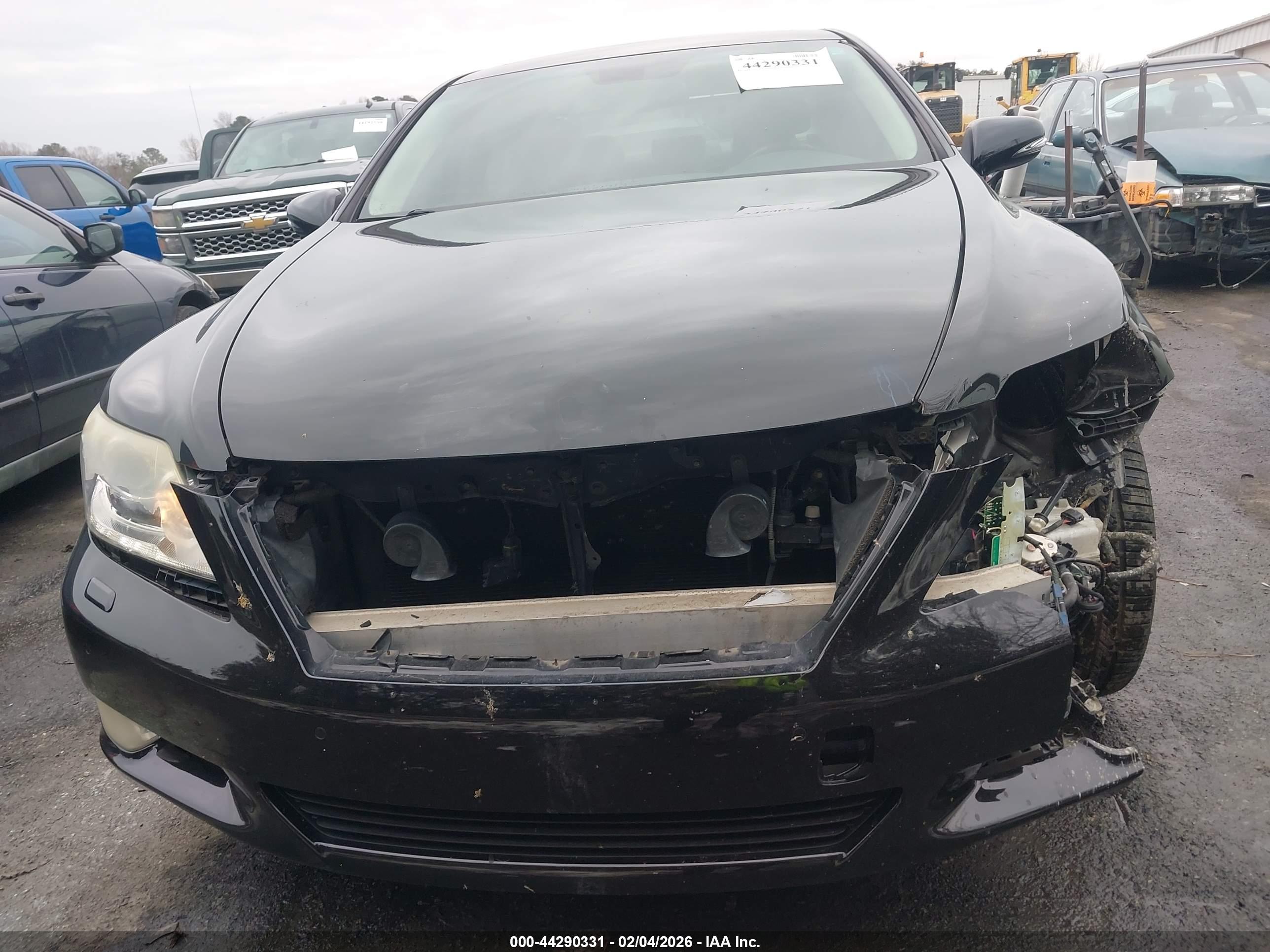 LEXUS LS image 6