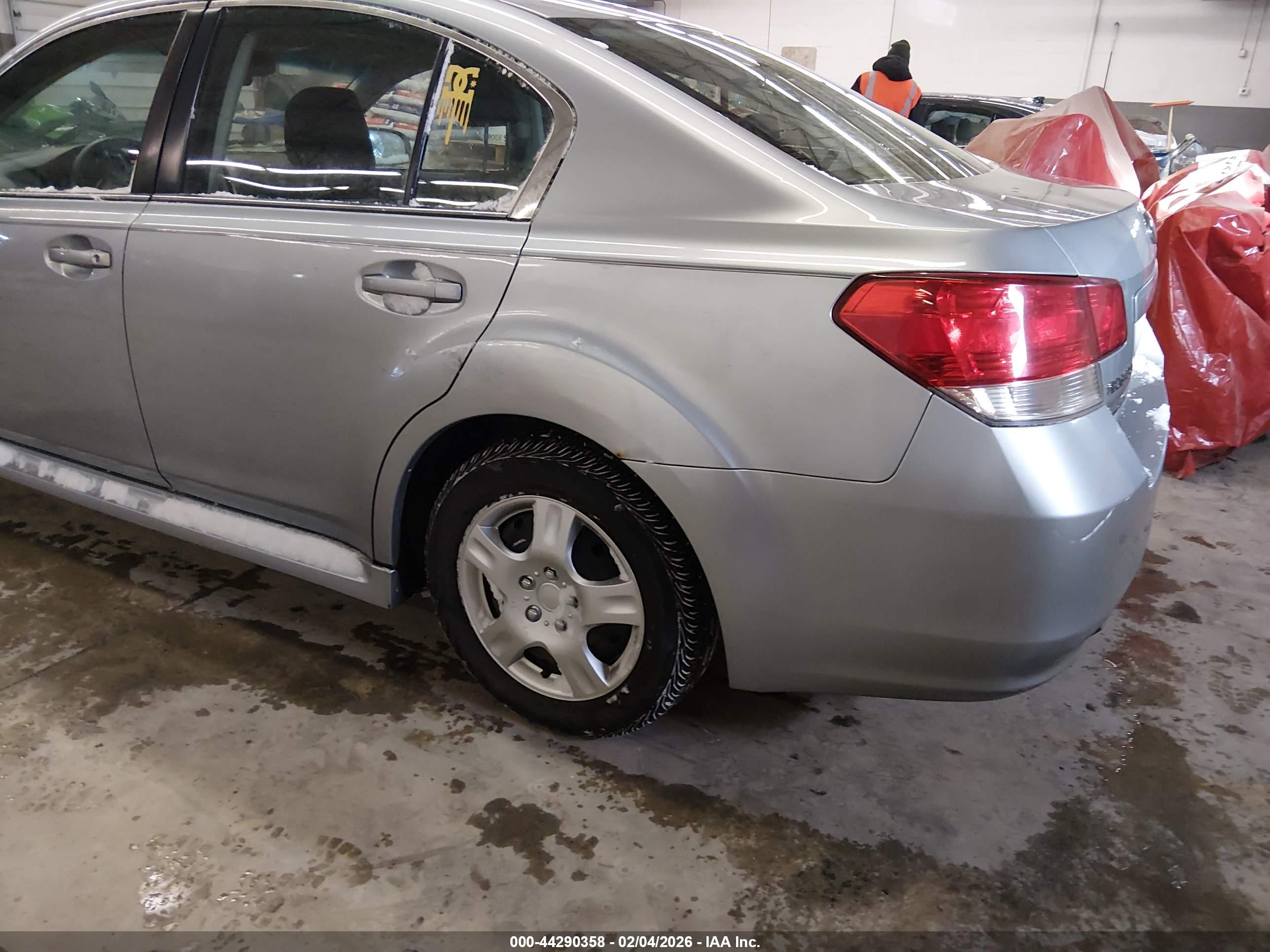 SUBARU LEGACY image 3