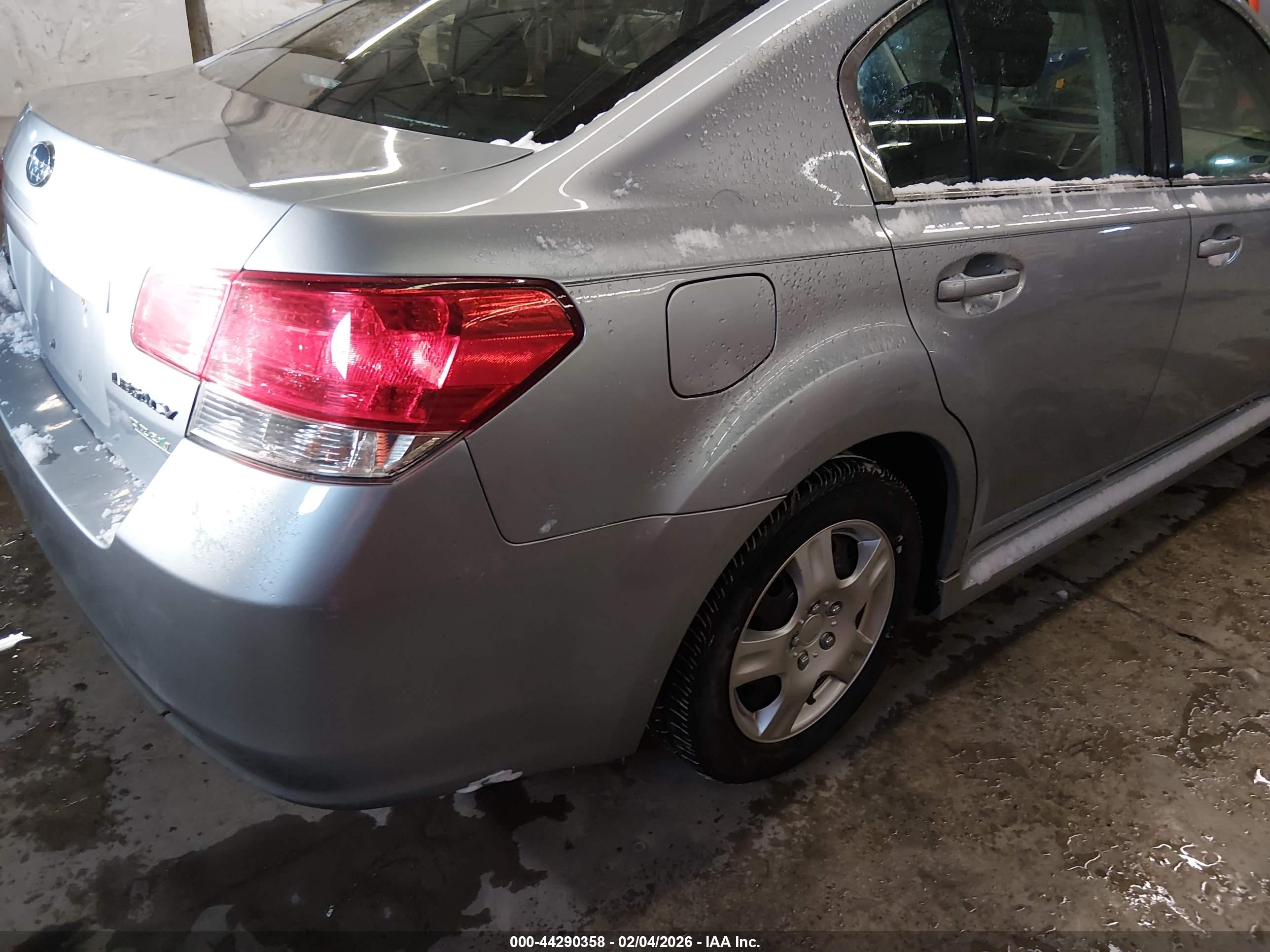SUBARU LEGACY image 4