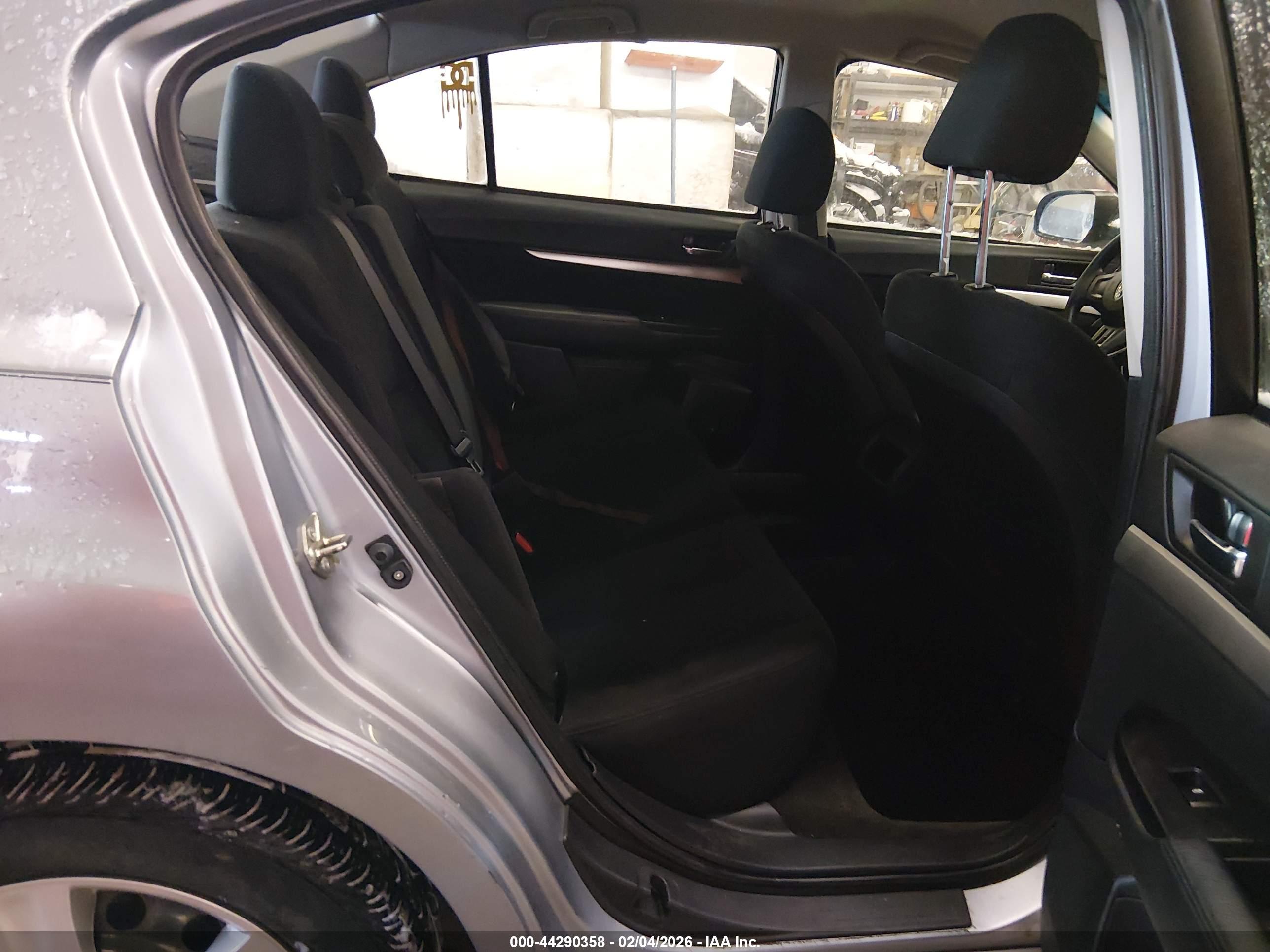 SUBARU LEGACY image 8