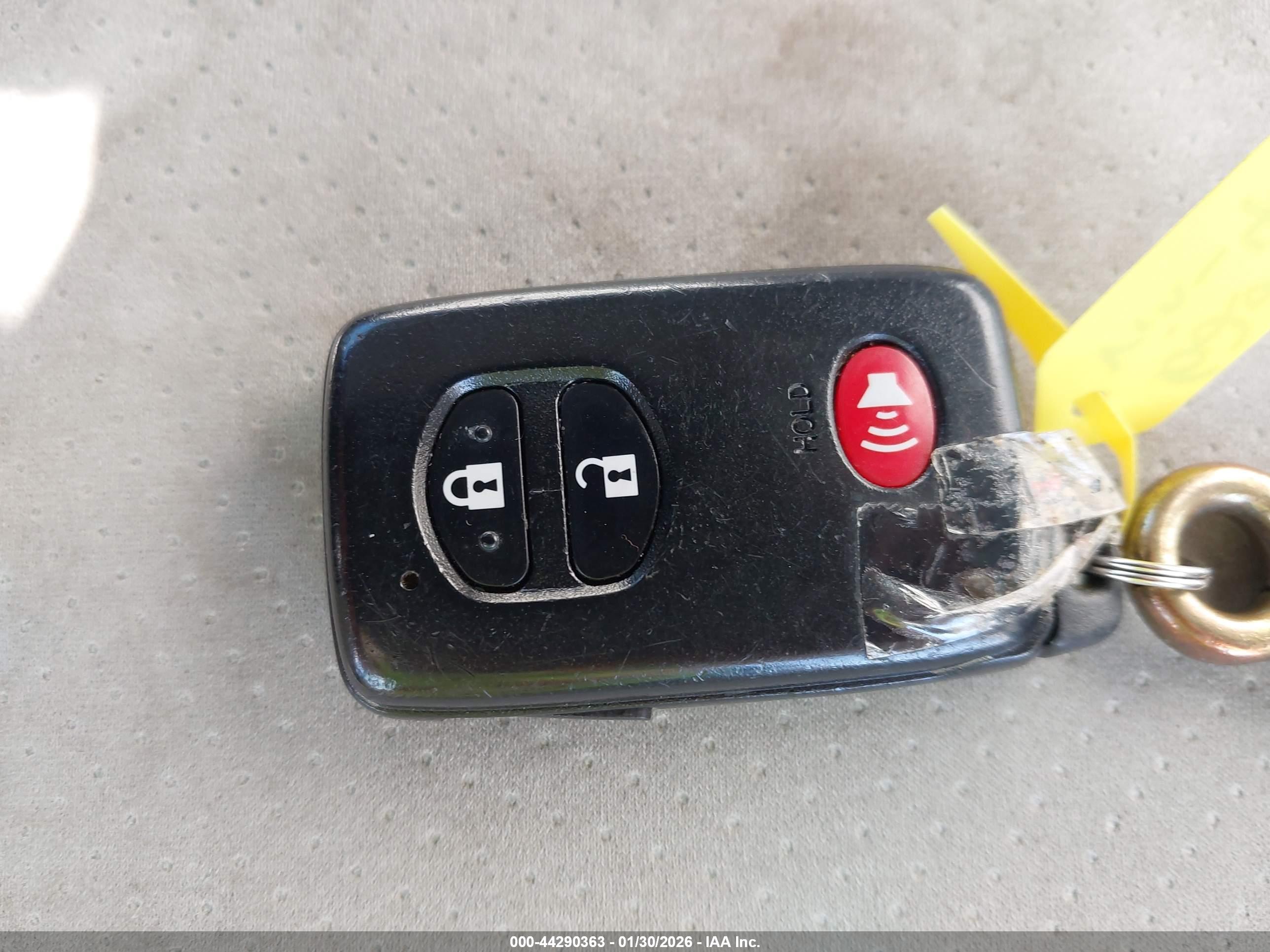 TOYOTA PRIUS image 11