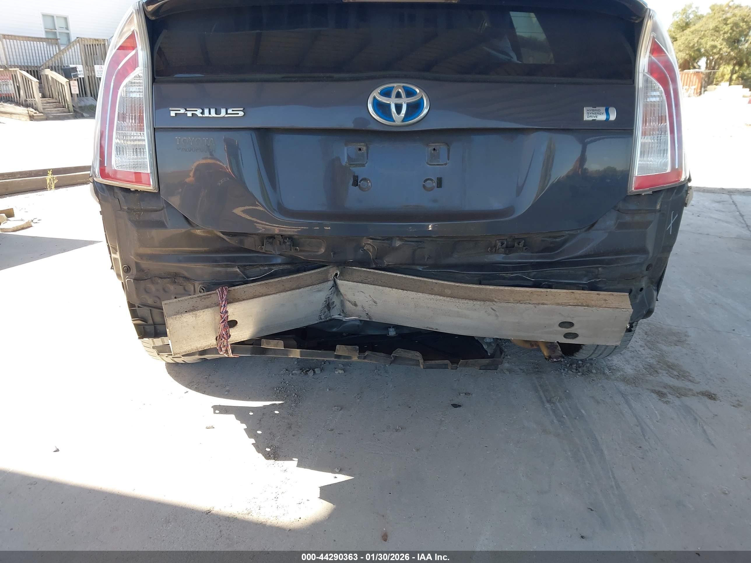 TOYOTA PRIUS image 6