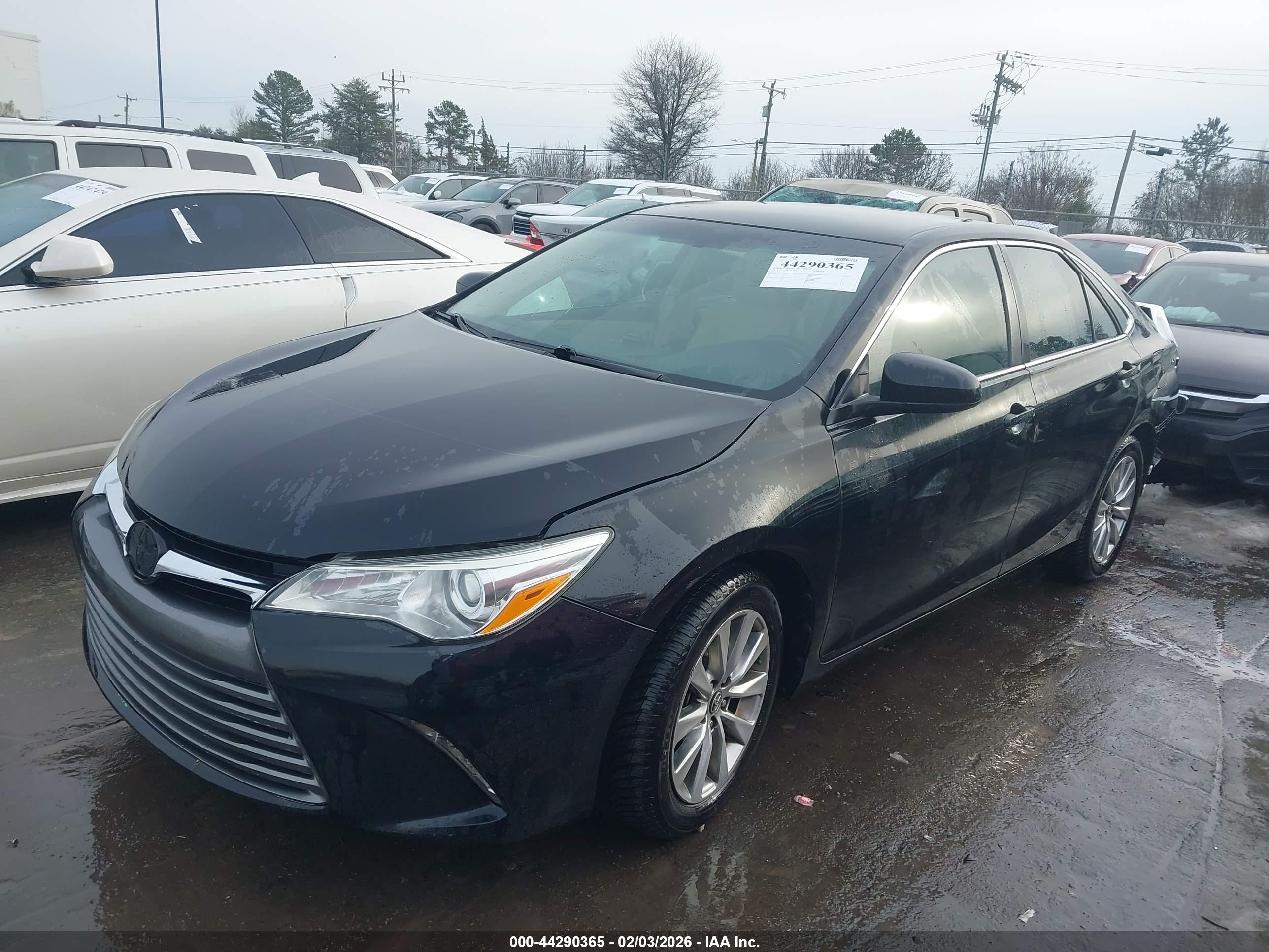 TOYOTA CAMRY image 2