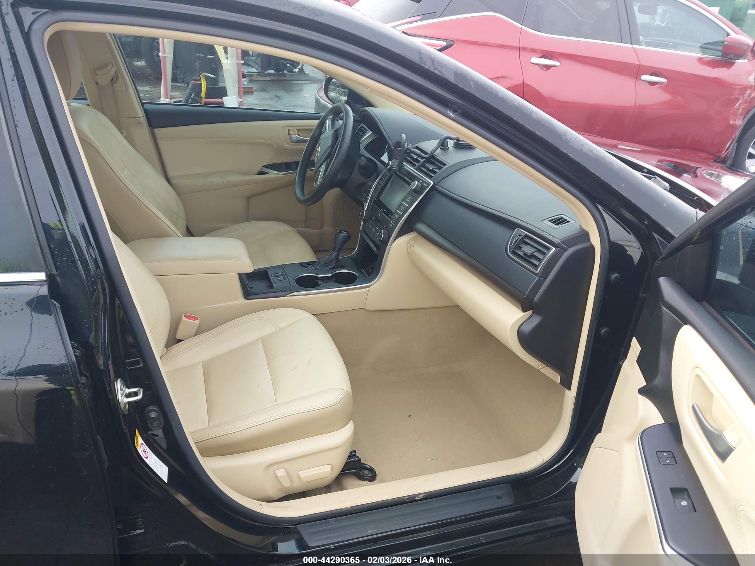 TOYOTA CAMRY image 5