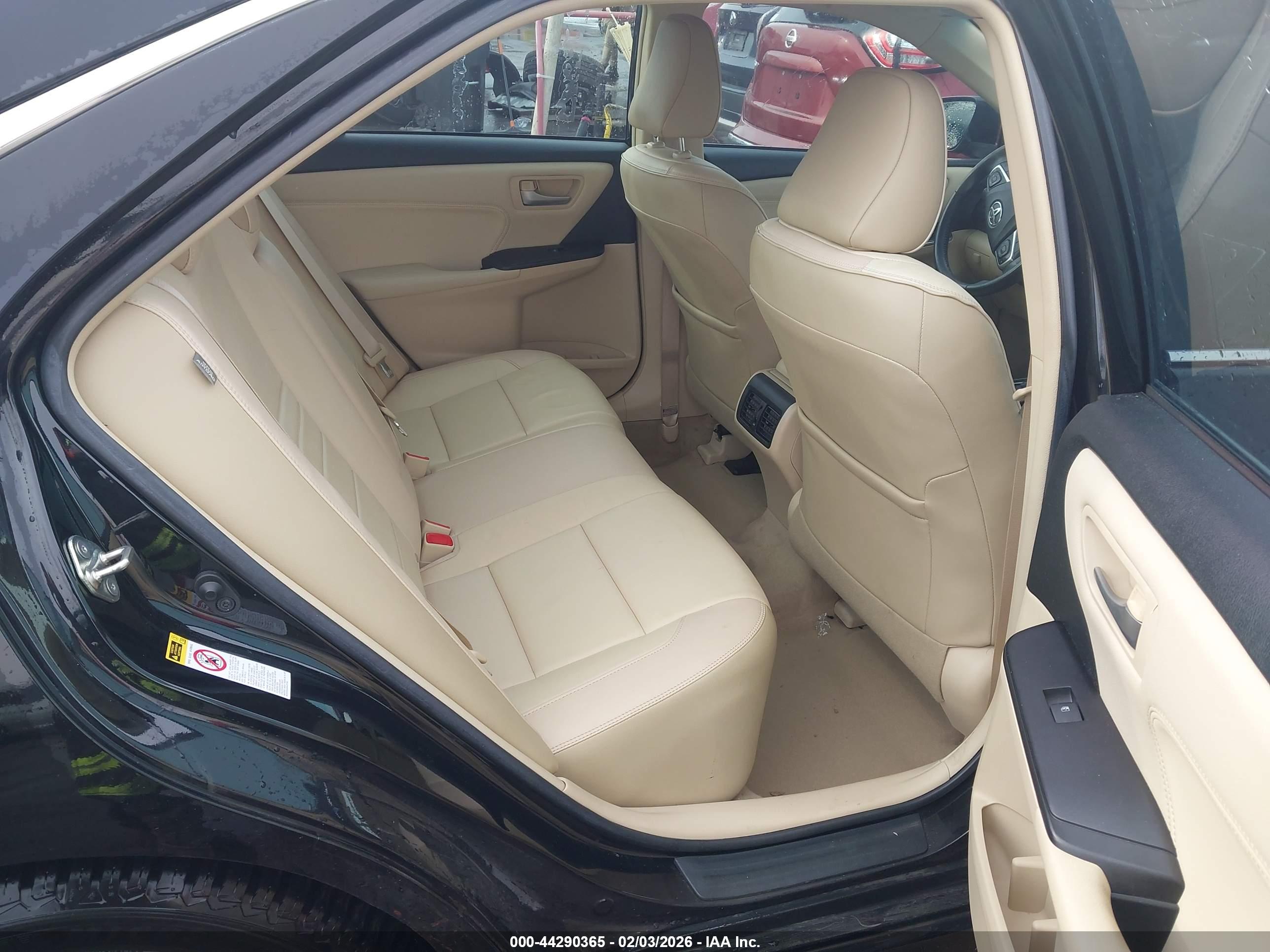TOYOTA CAMRY image 8
