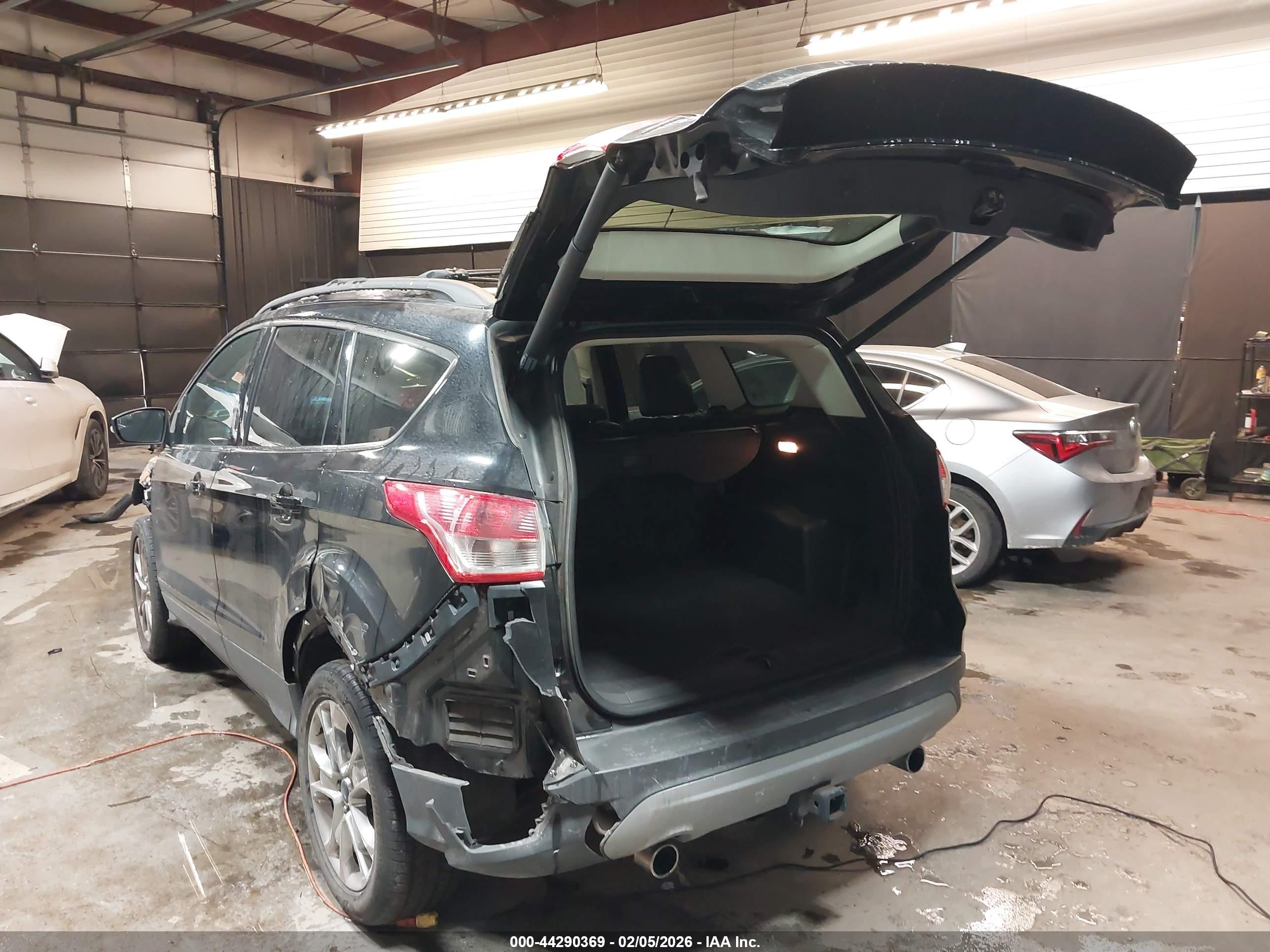 FORD ESCAPE image 3