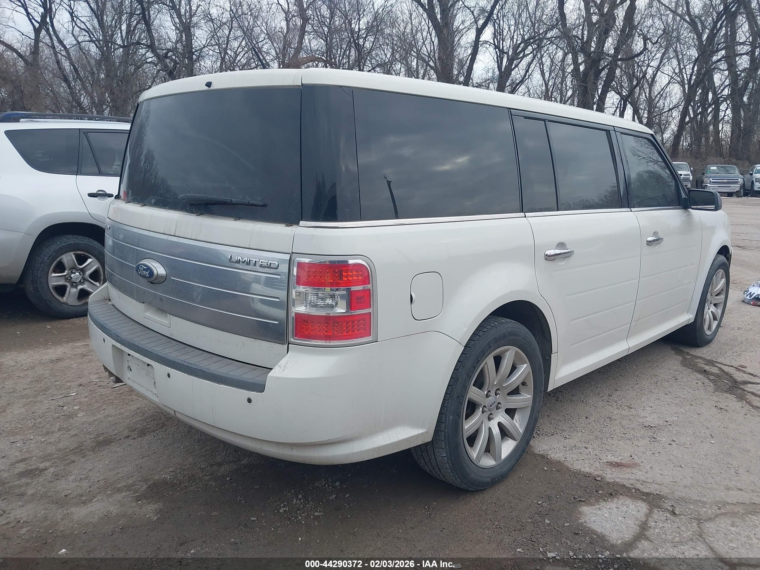 FORD FLEX image 4