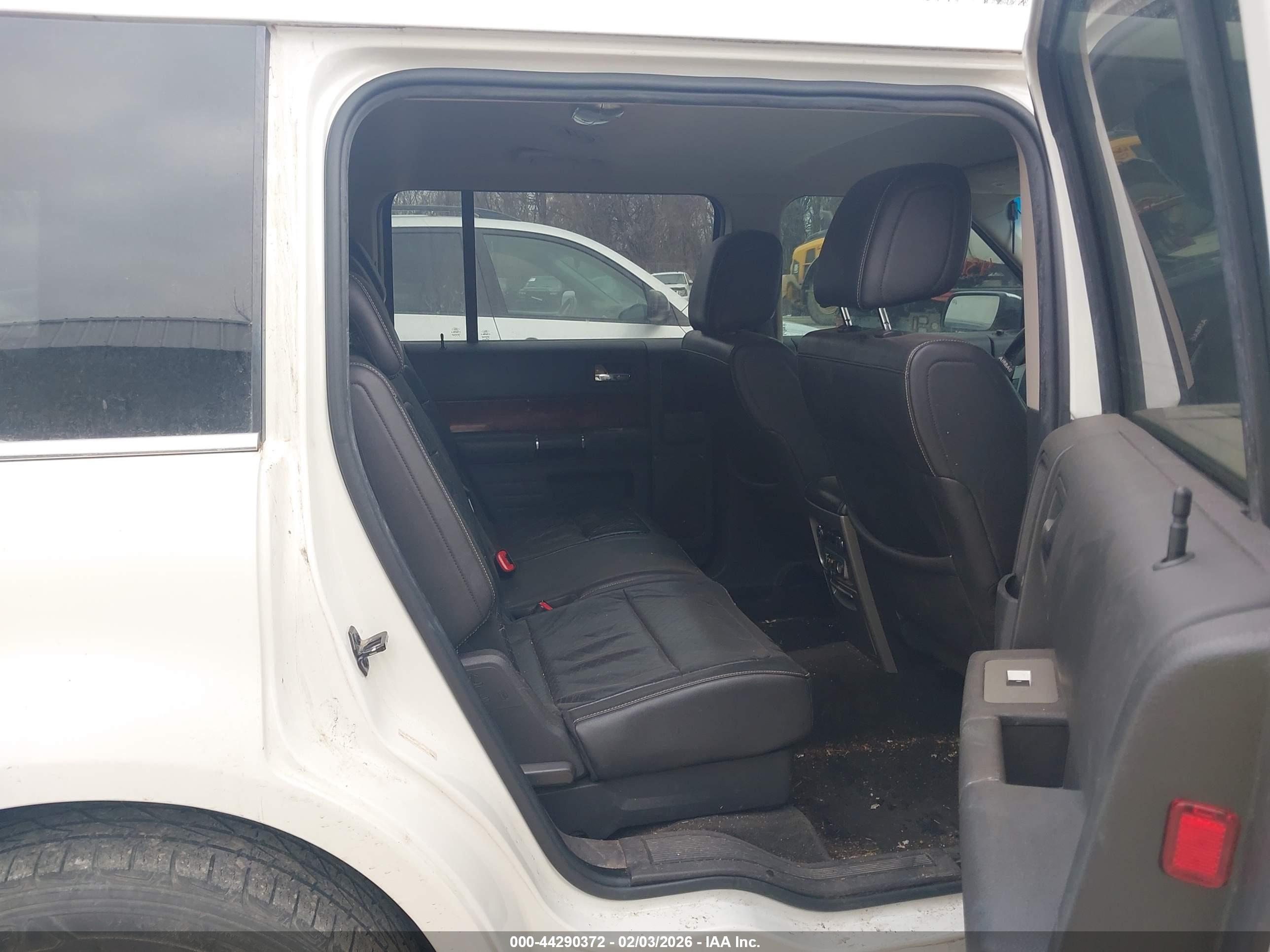 FORD FLEX image 8