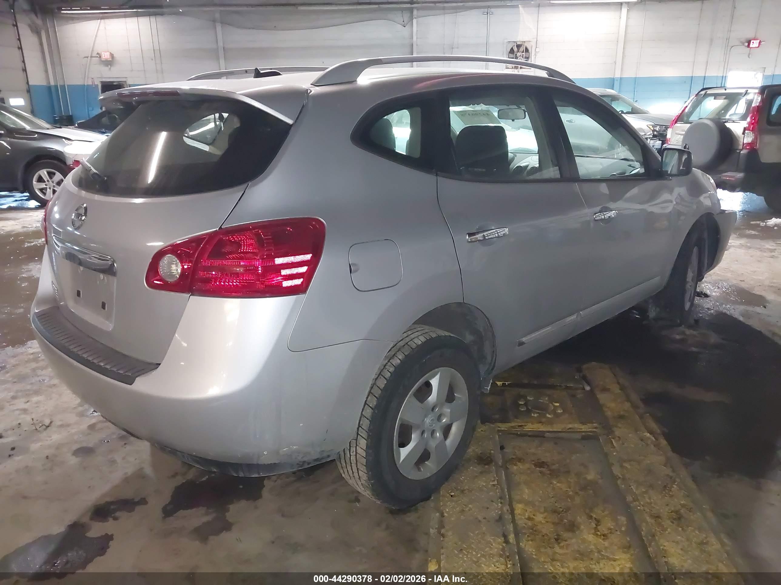 NISSAN ROGUE image 4