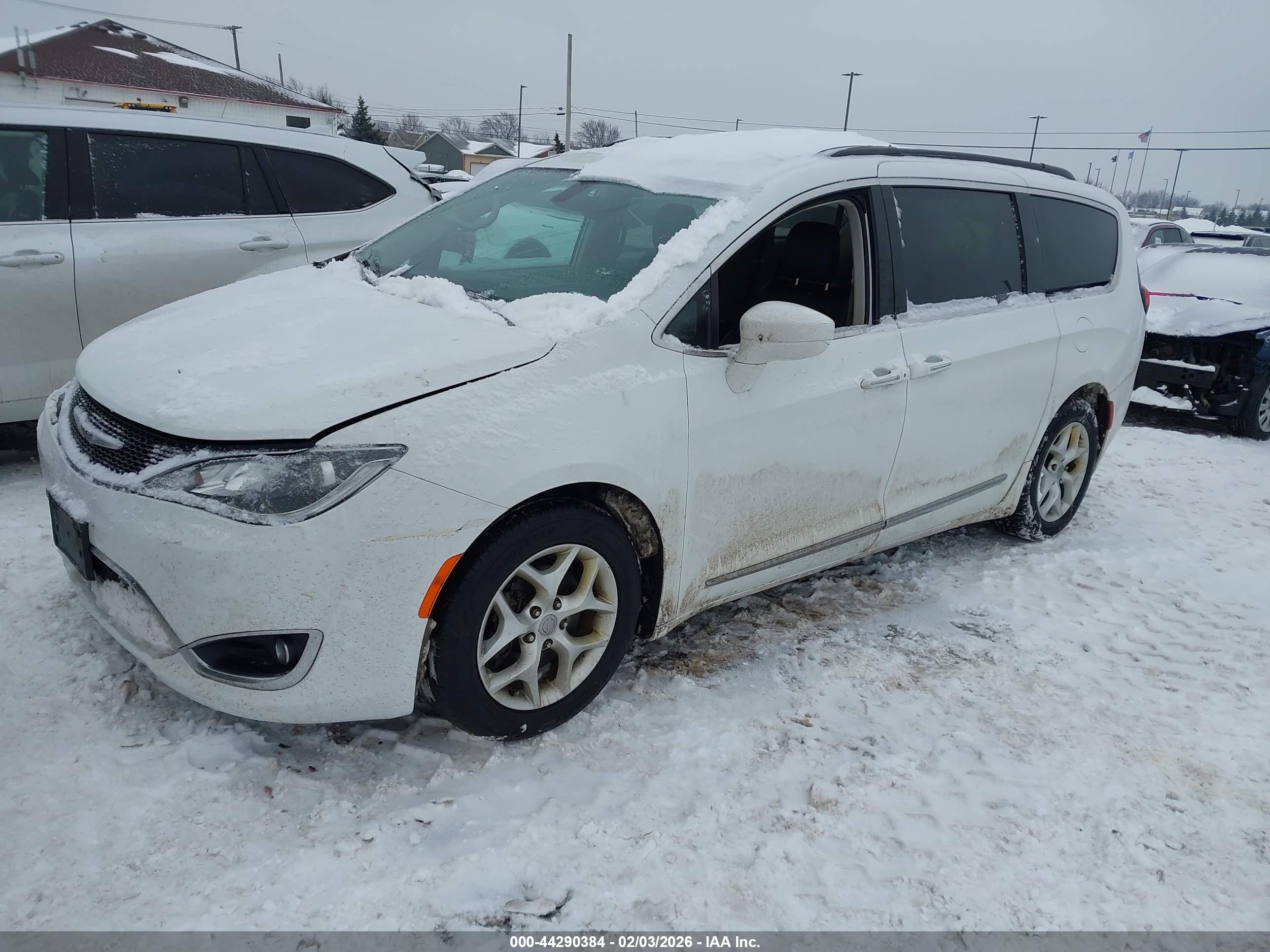 CHRYSLER PACIFICA image 2