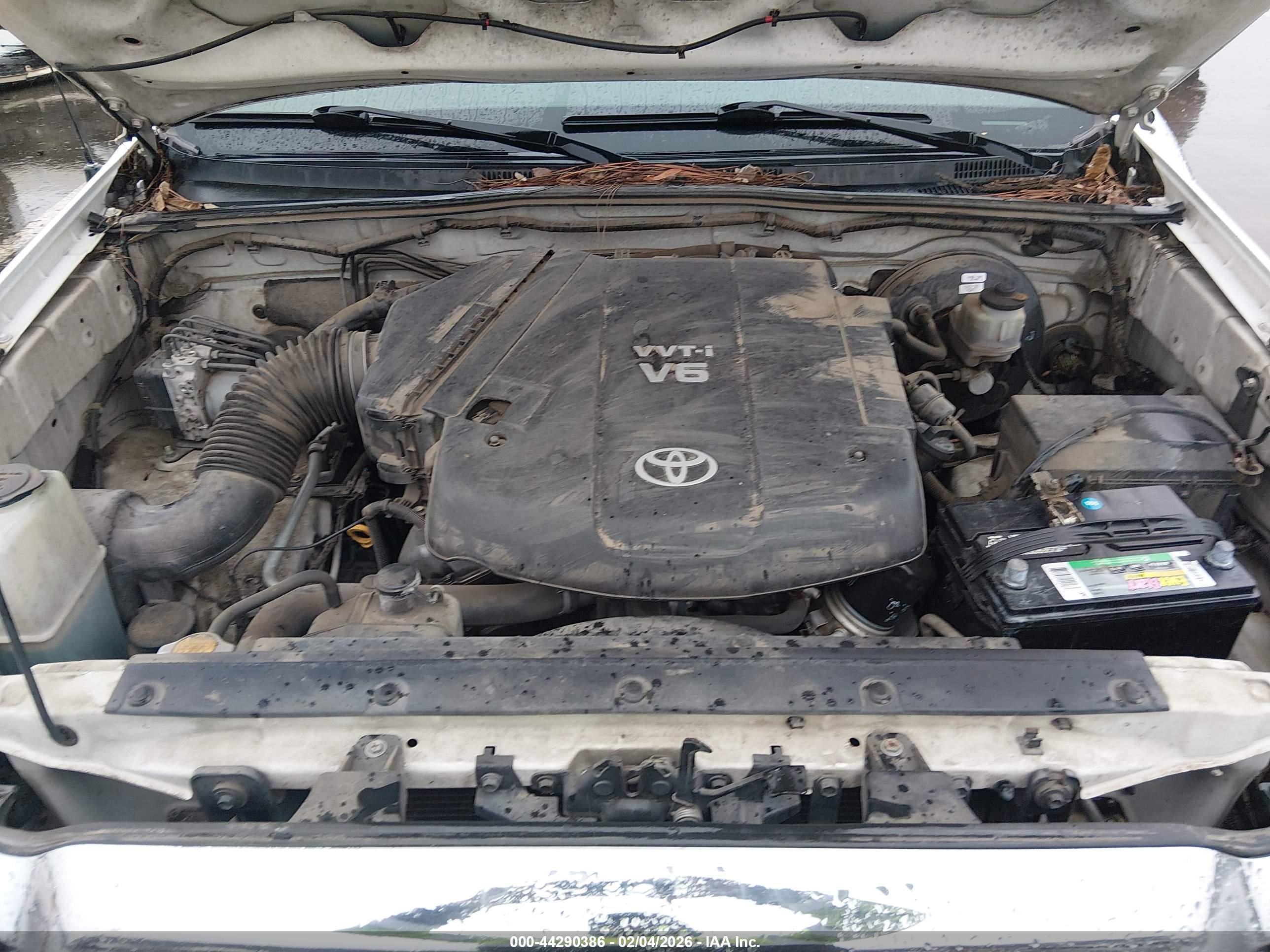 TOYOTA TACOMA image 10