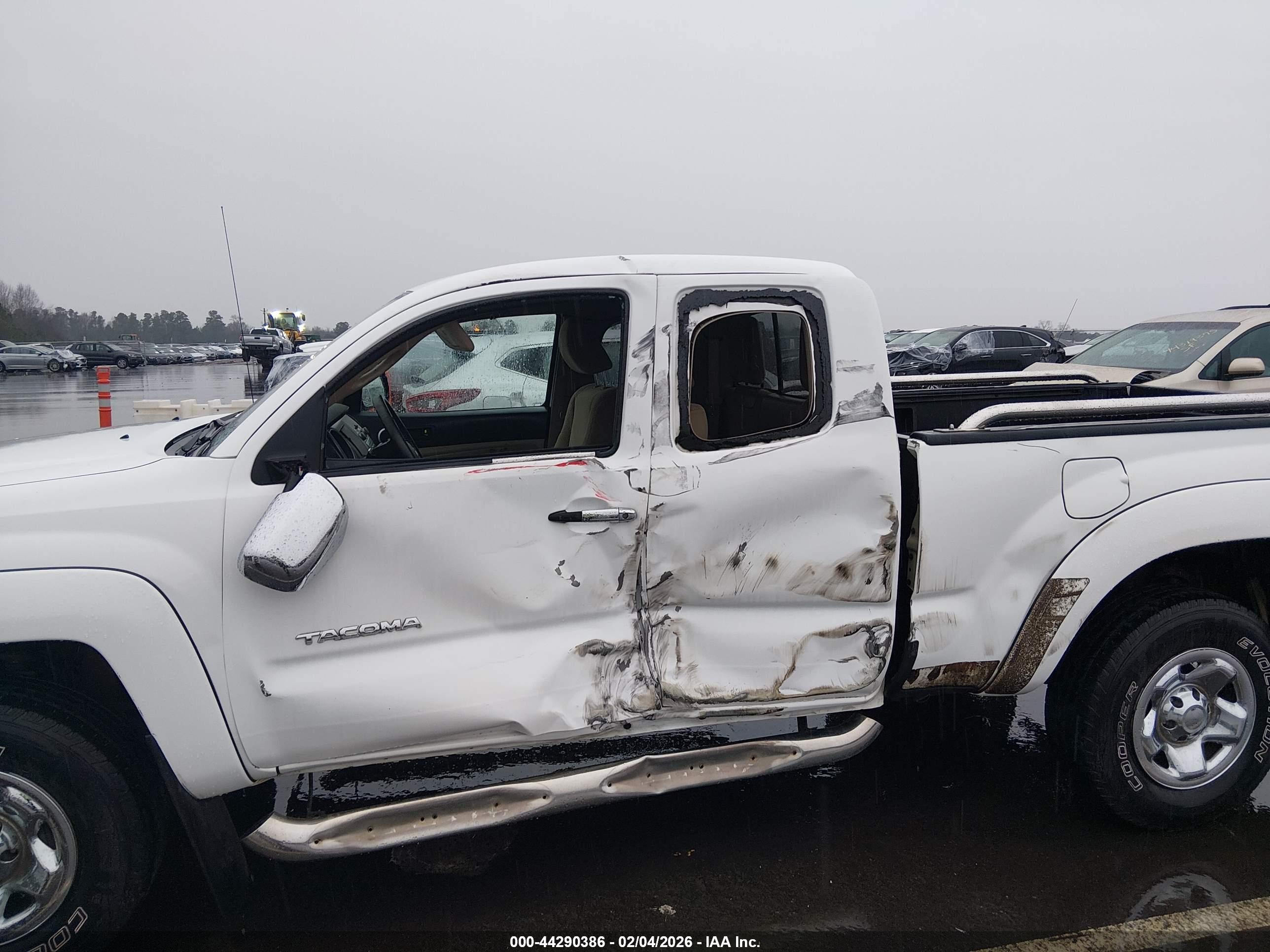 TOYOTA TACOMA image 6