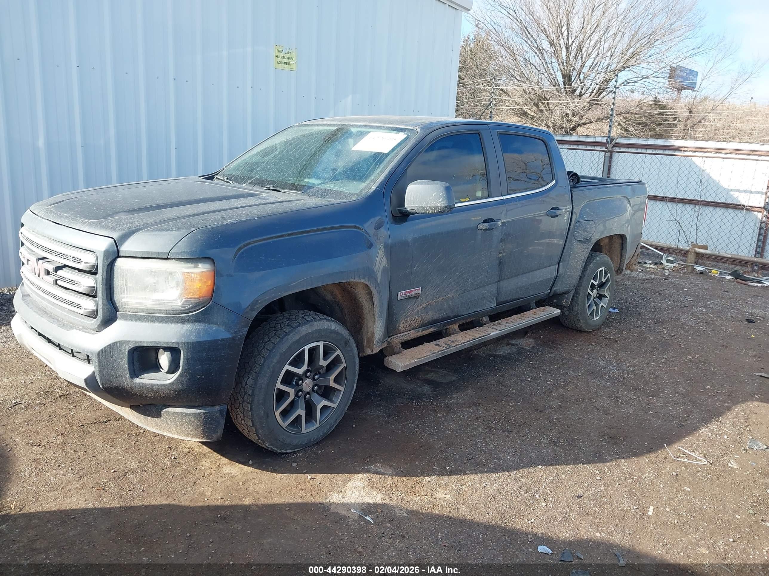 GMC CANYON image 2