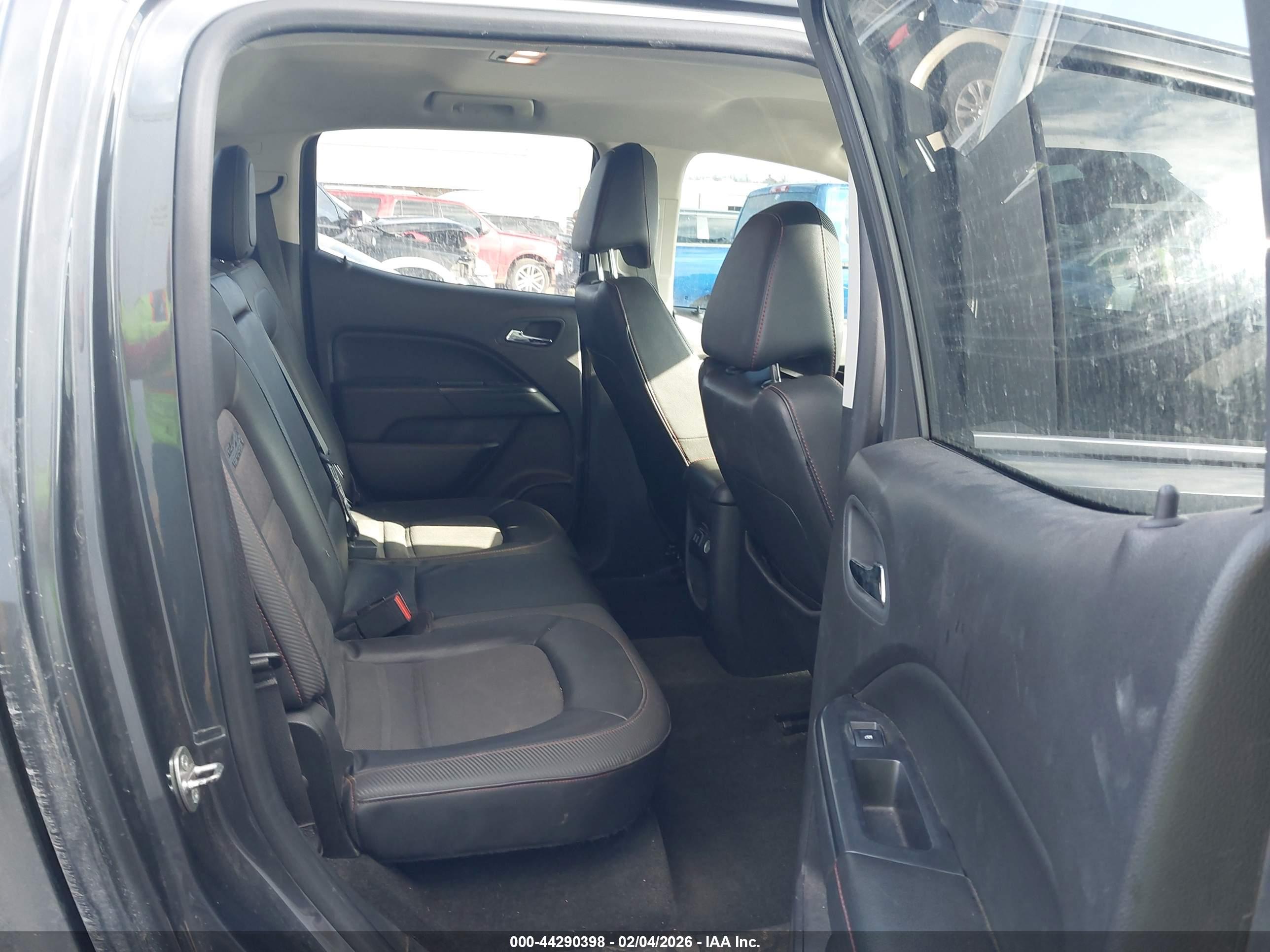 GMC CANYON image 8