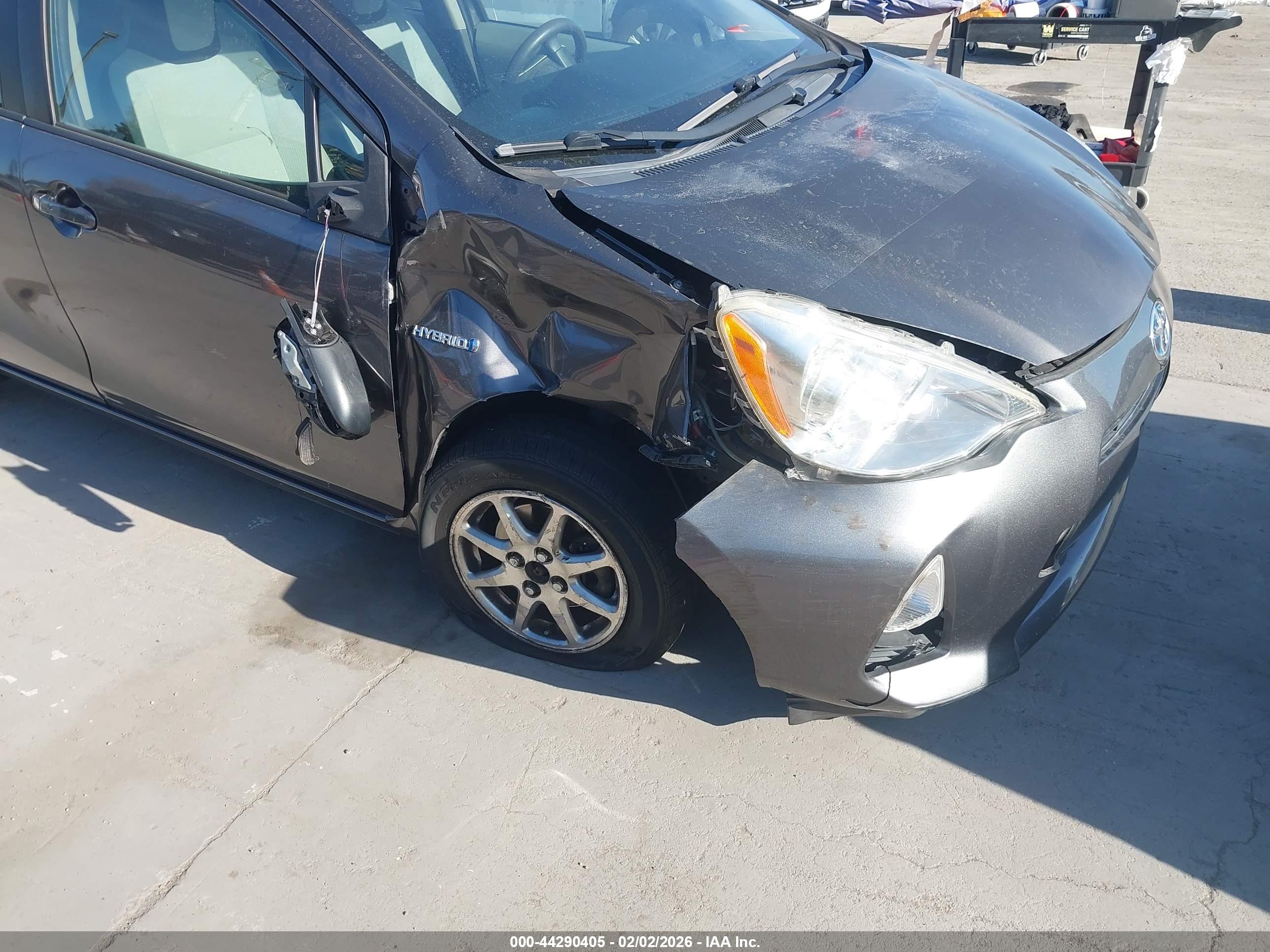 TOYOTA PRIUS image 6