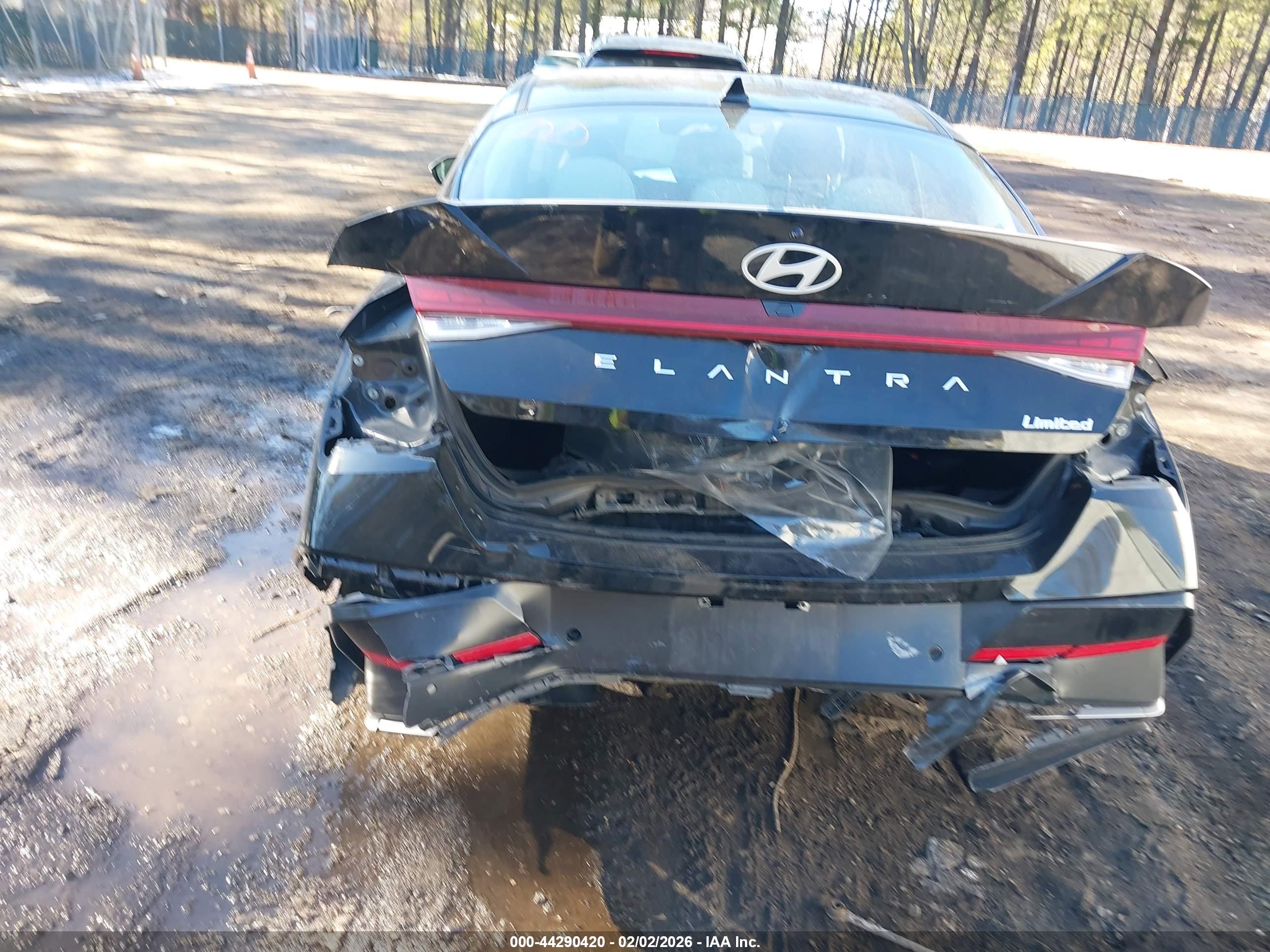 HYUNDAI ELANTRA image 6