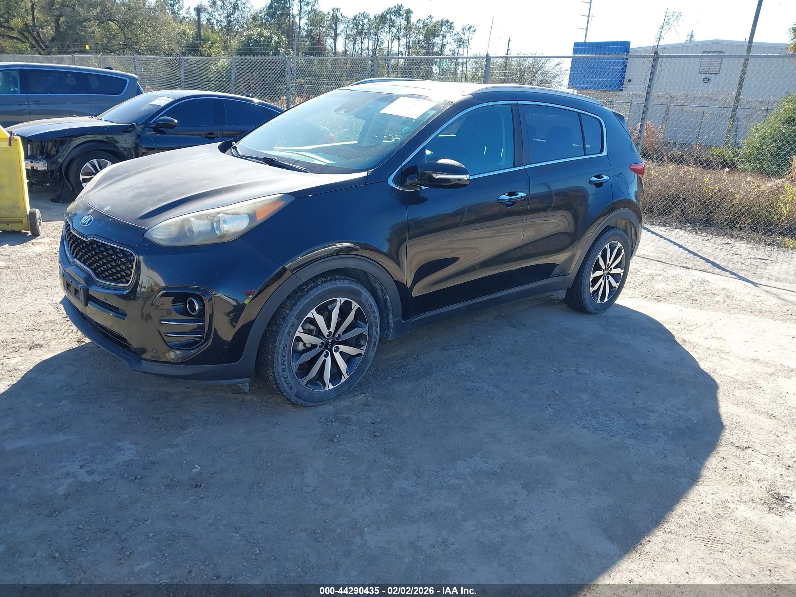KIA SPORTAGE image 2