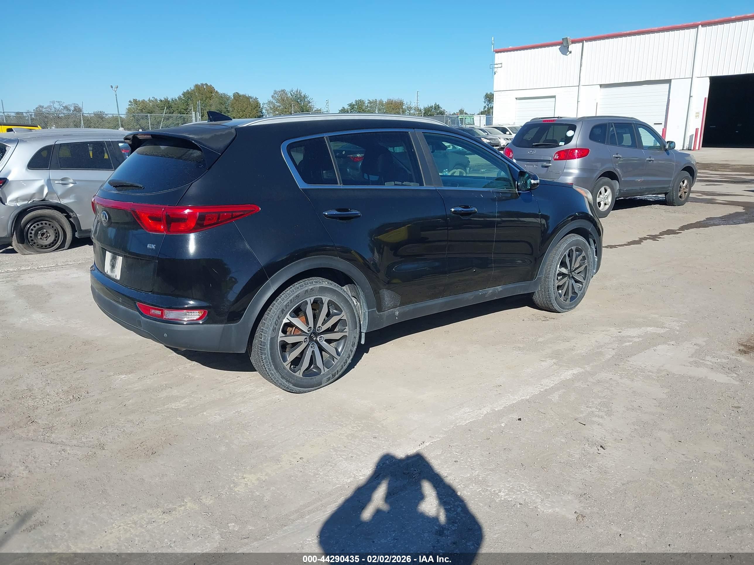 KIA SPORTAGE image 4