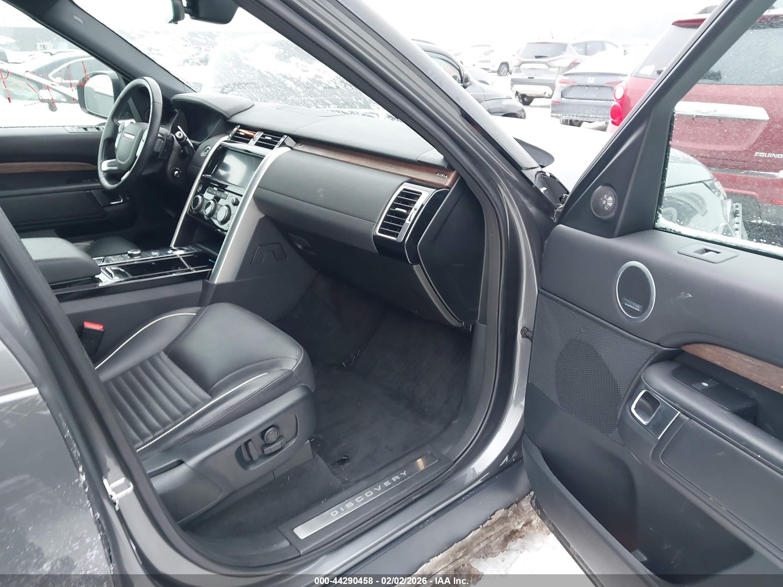 LAND ROVER image 5