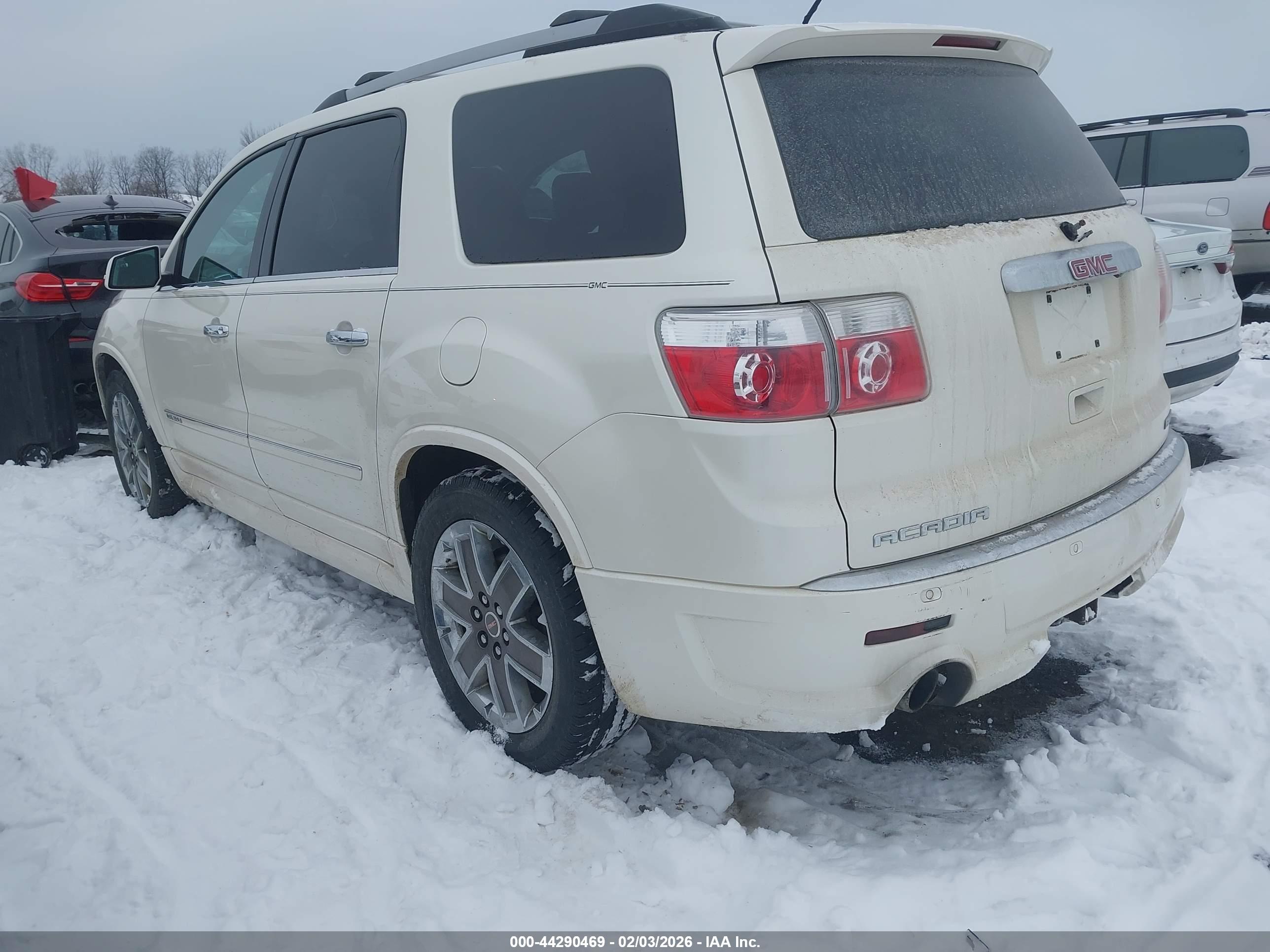 GMC ACADIA image 3