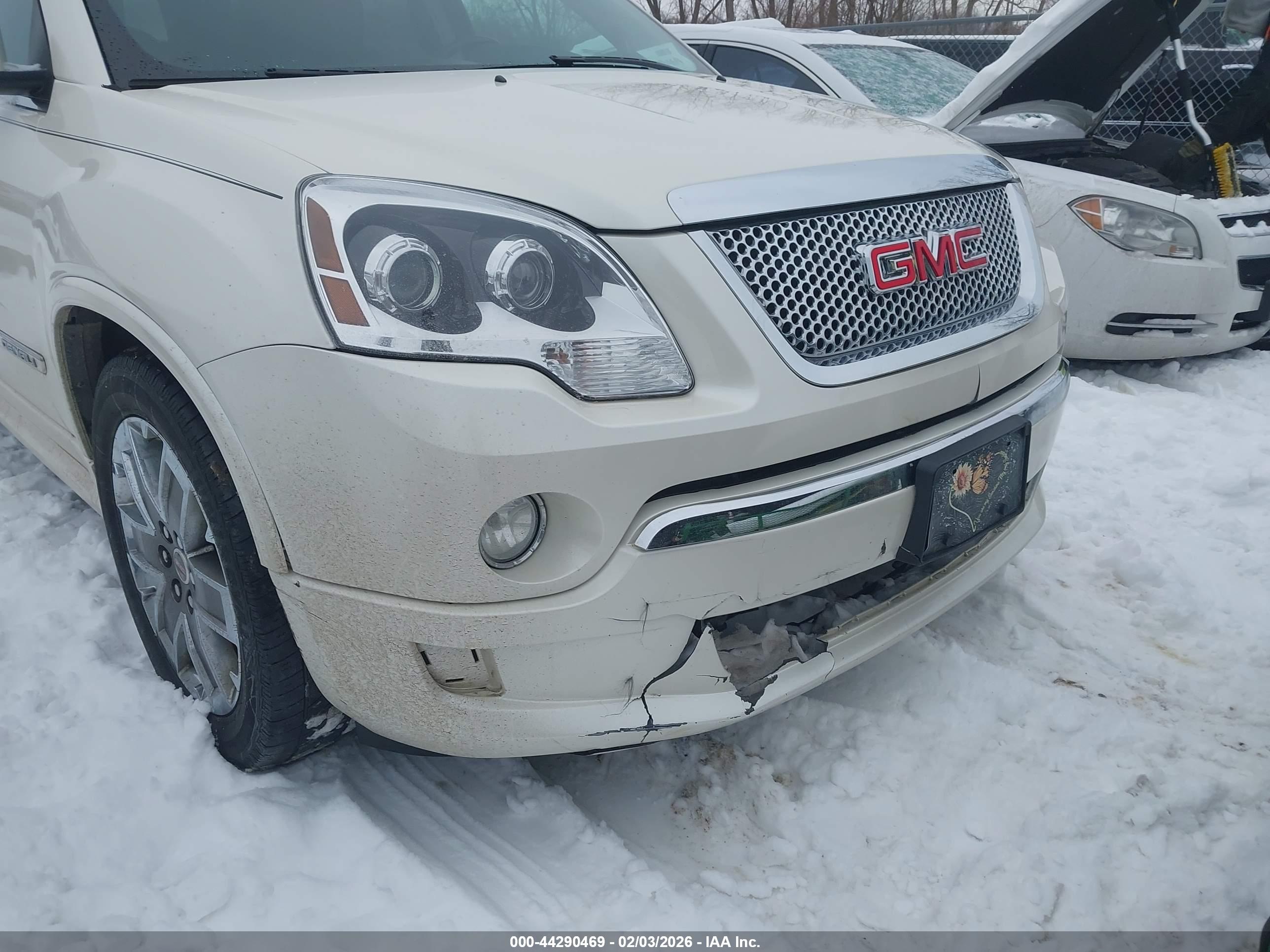 GMC ACADIA image 6