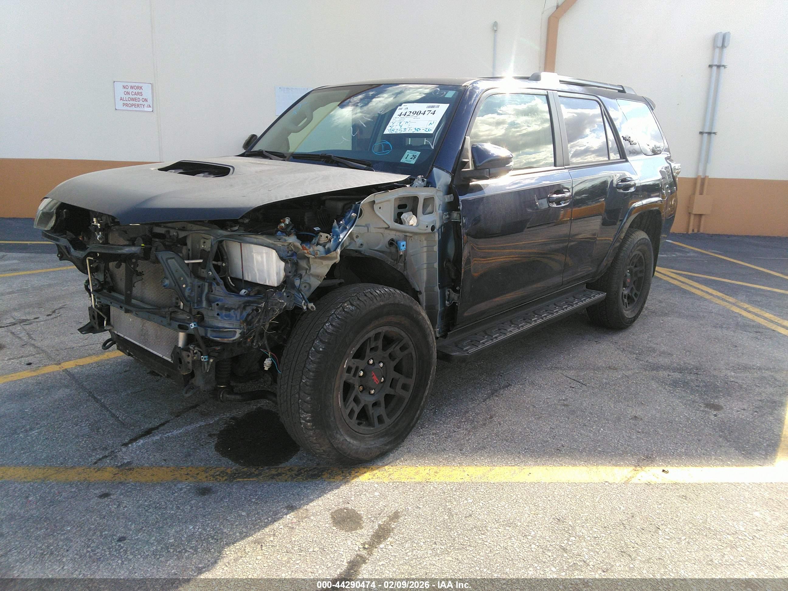 TOYOTA 4RUNNER image 2