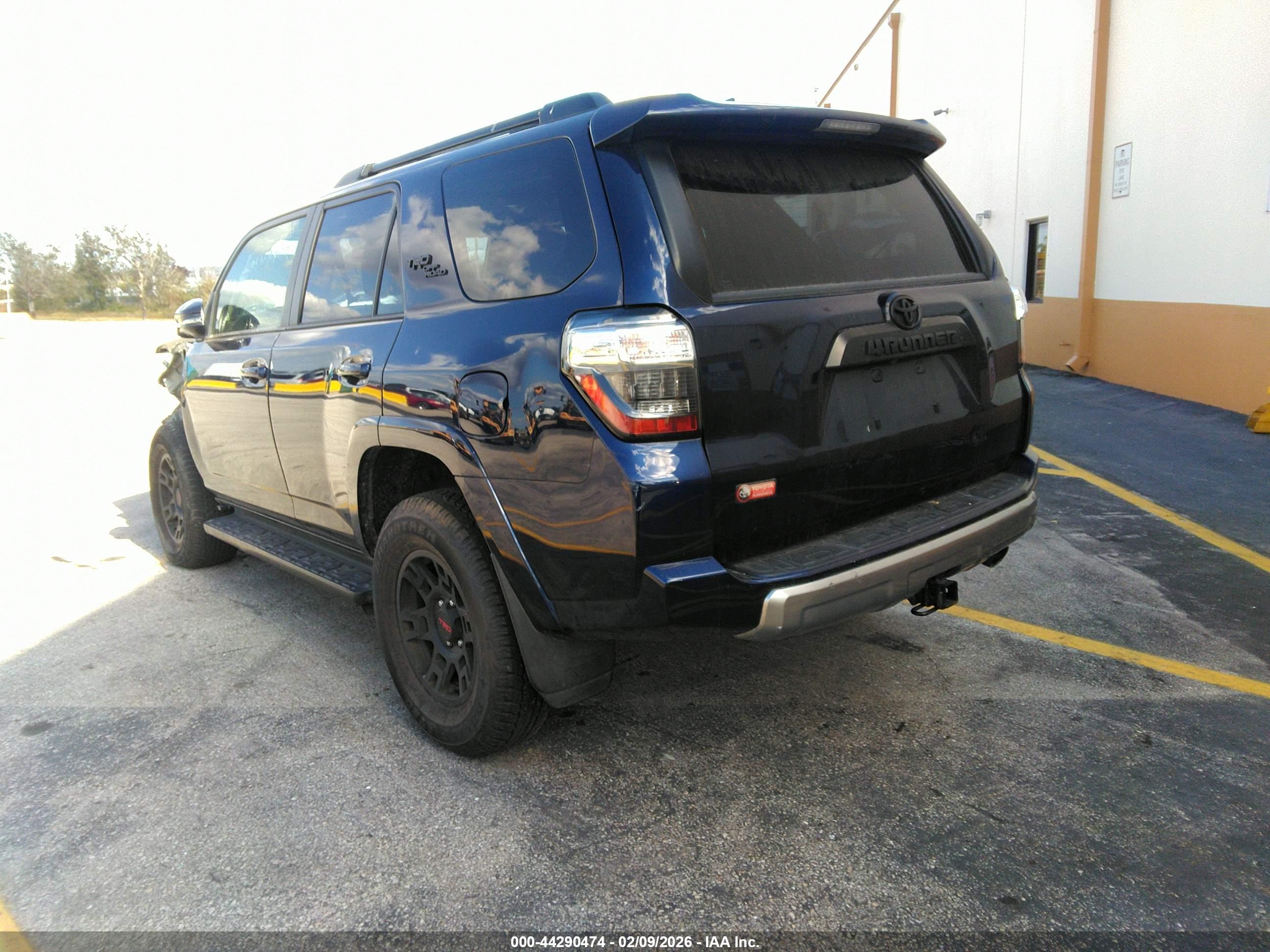 TOYOTA 4RUNNER image 3