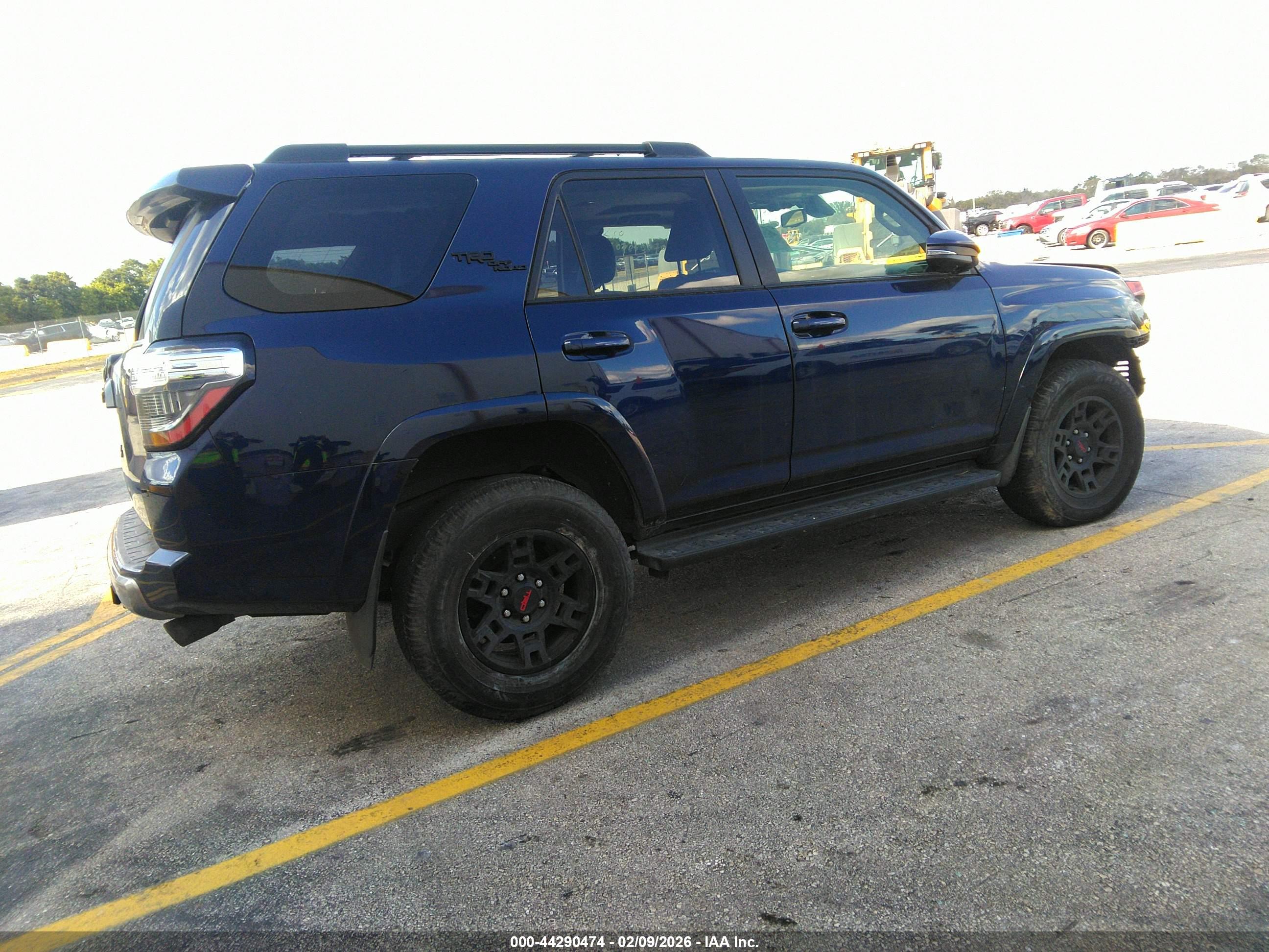 TOYOTA 4RUNNER image 4