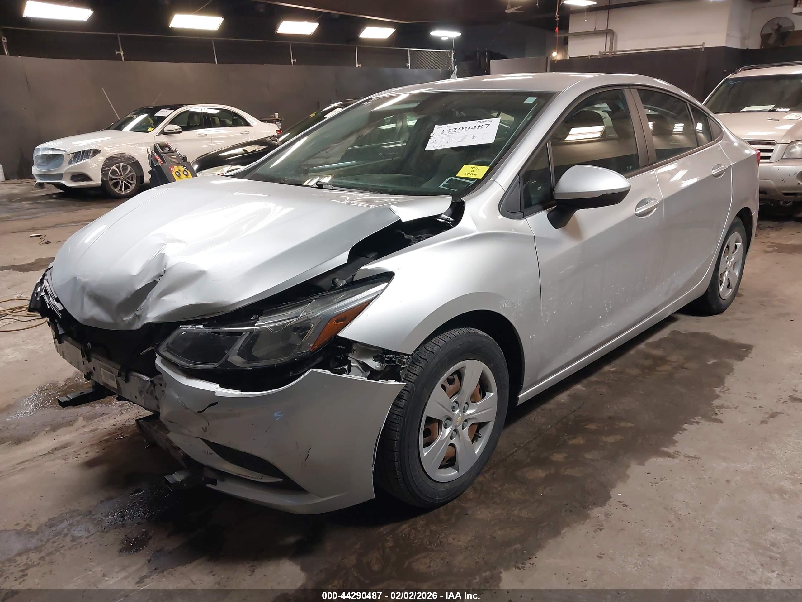 CHEVROLET CRUZE image 2