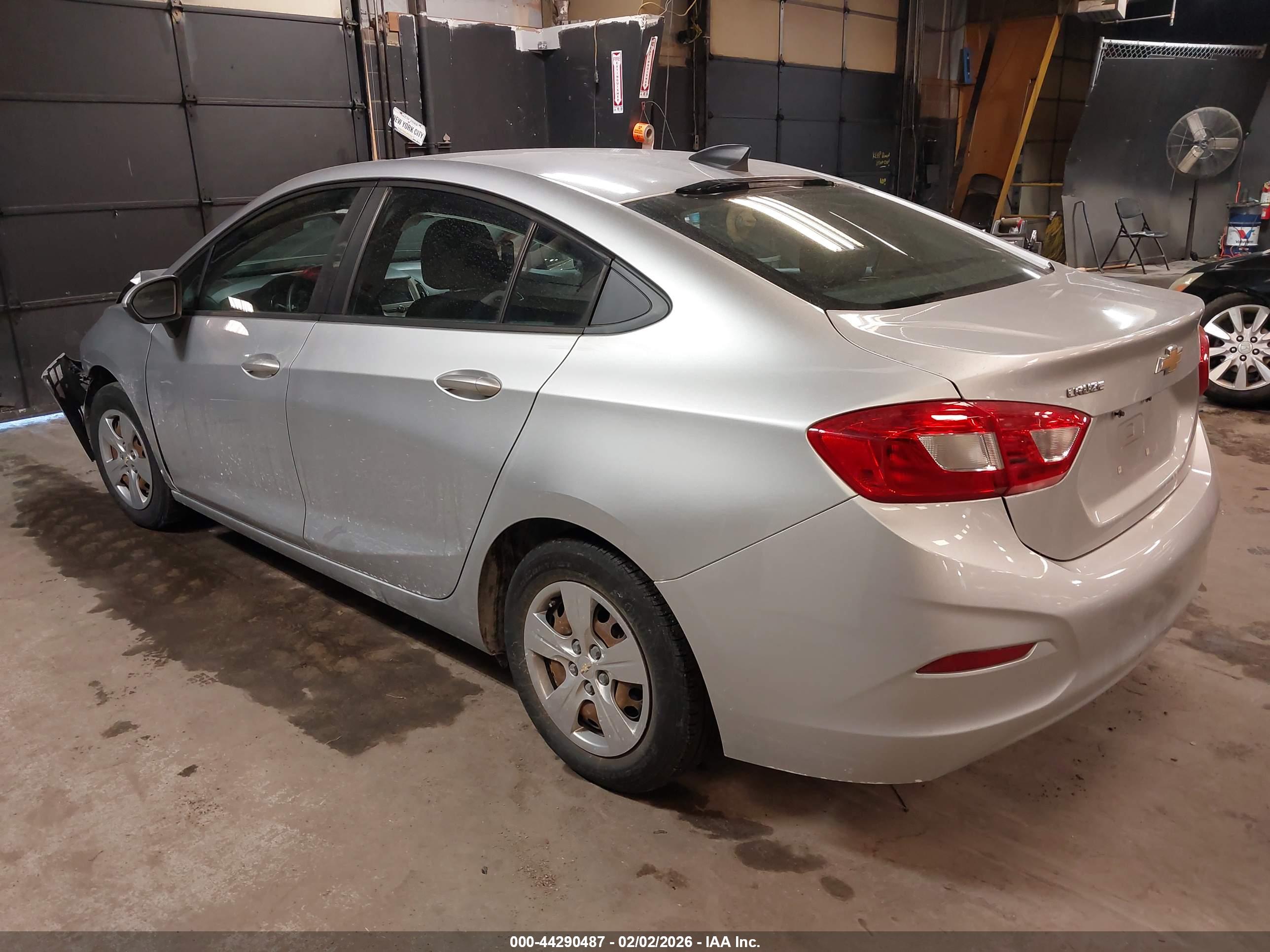 CHEVROLET CRUZE image 3
