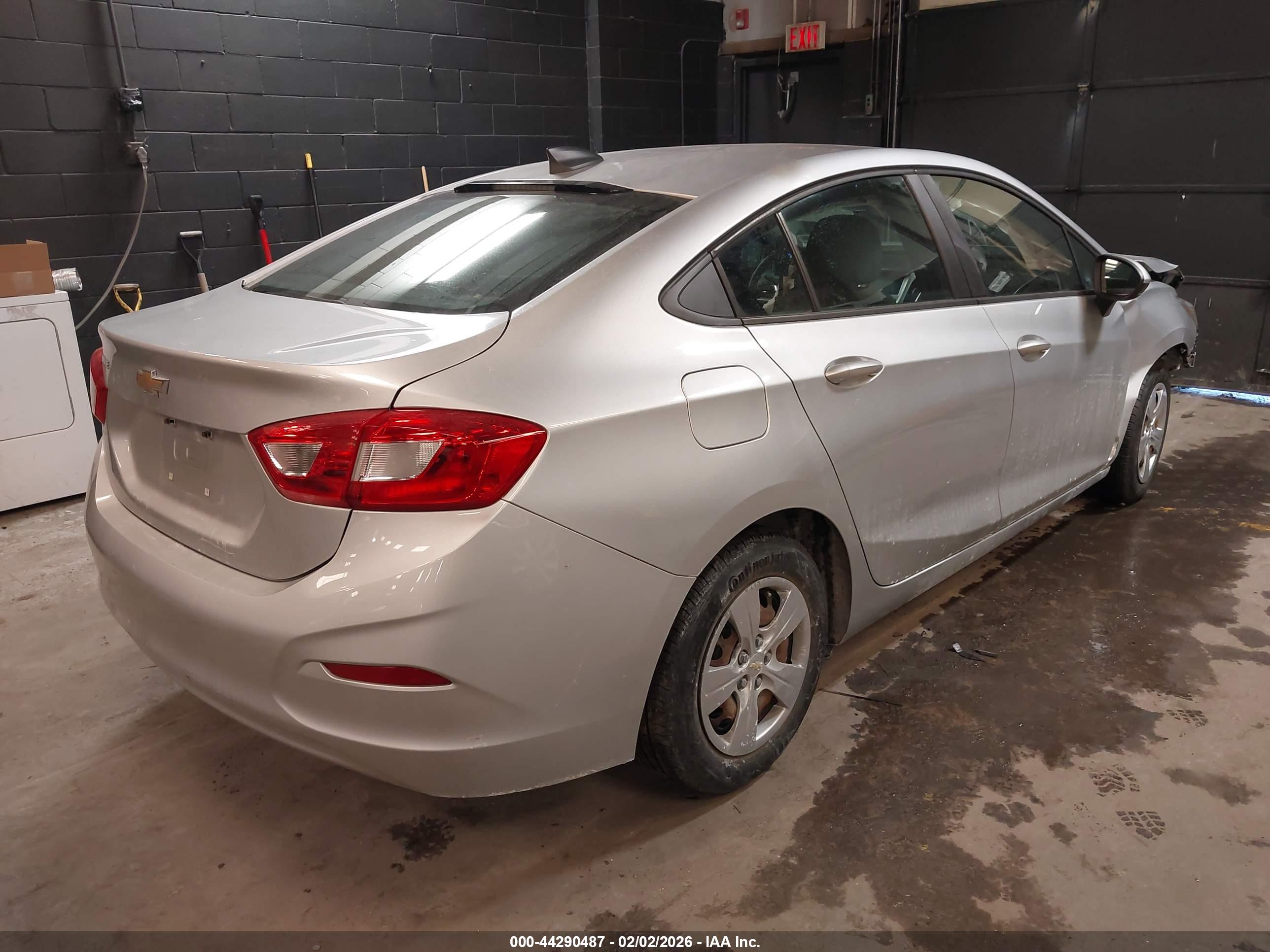 CHEVROLET CRUZE image 4