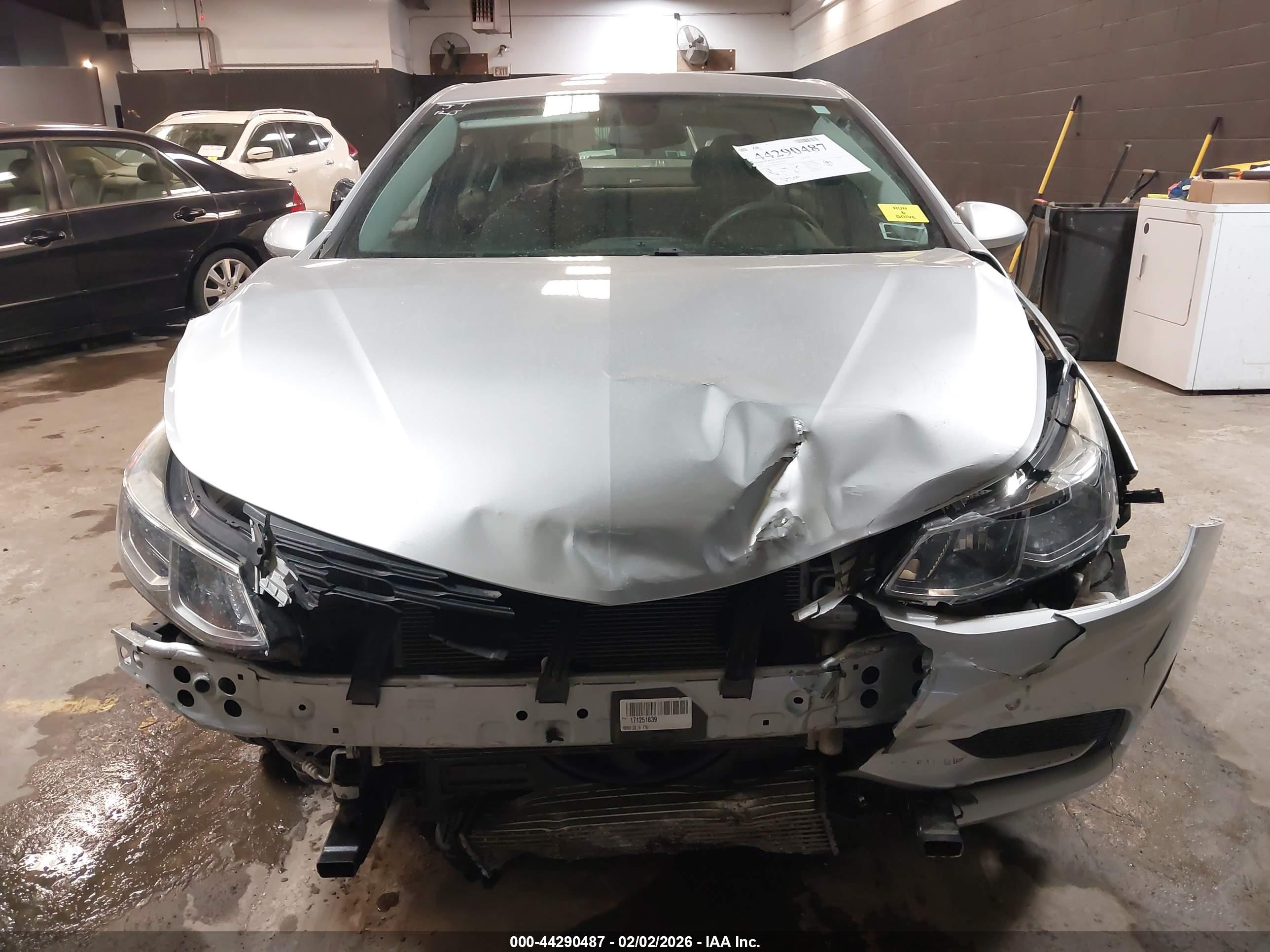 CHEVROLET CRUZE image 6