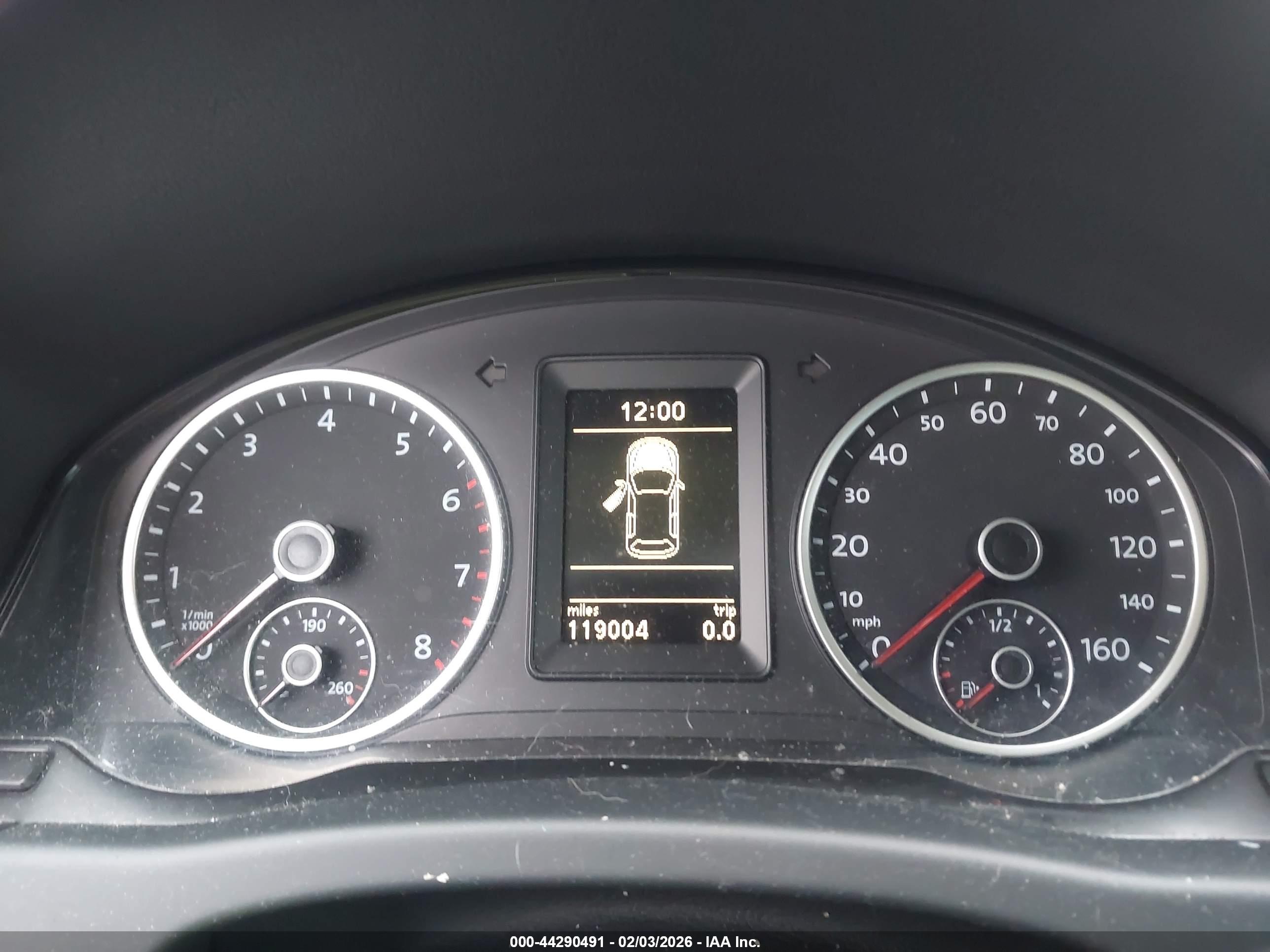 VOLKSWAGEN TIGUAN image 7