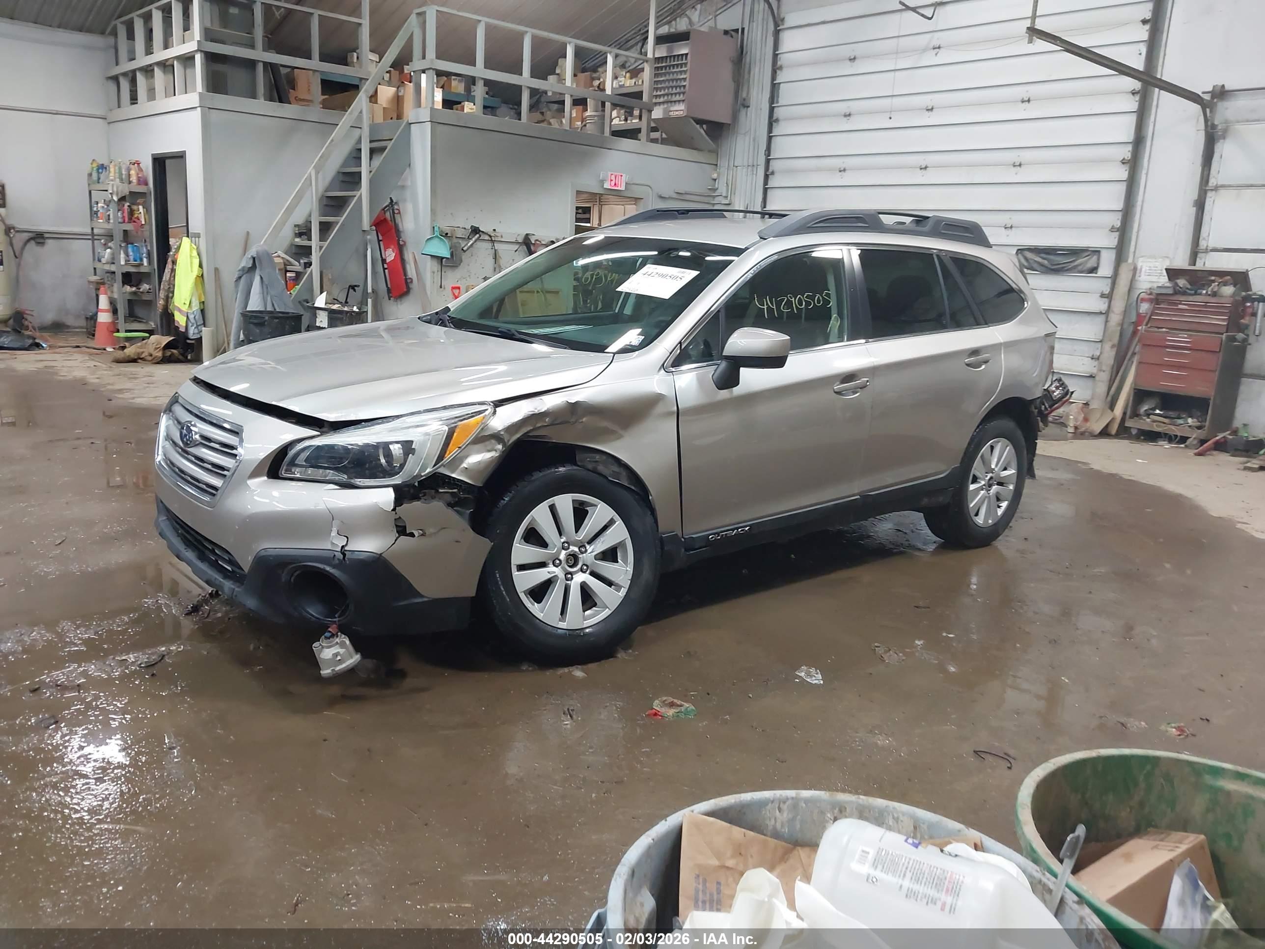 SUBARU OUTBACK image 2