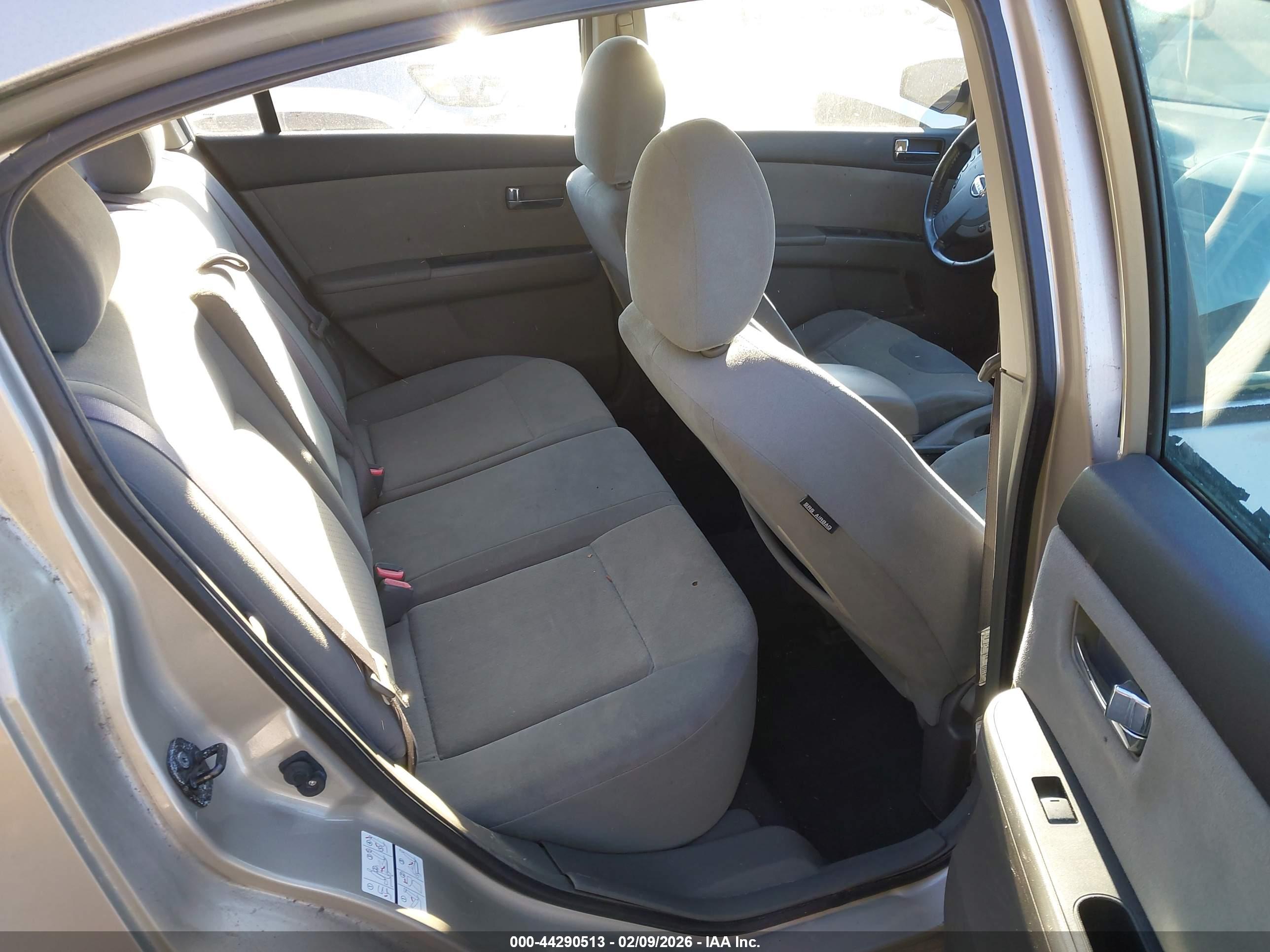 NISSAN SENTRA image 8