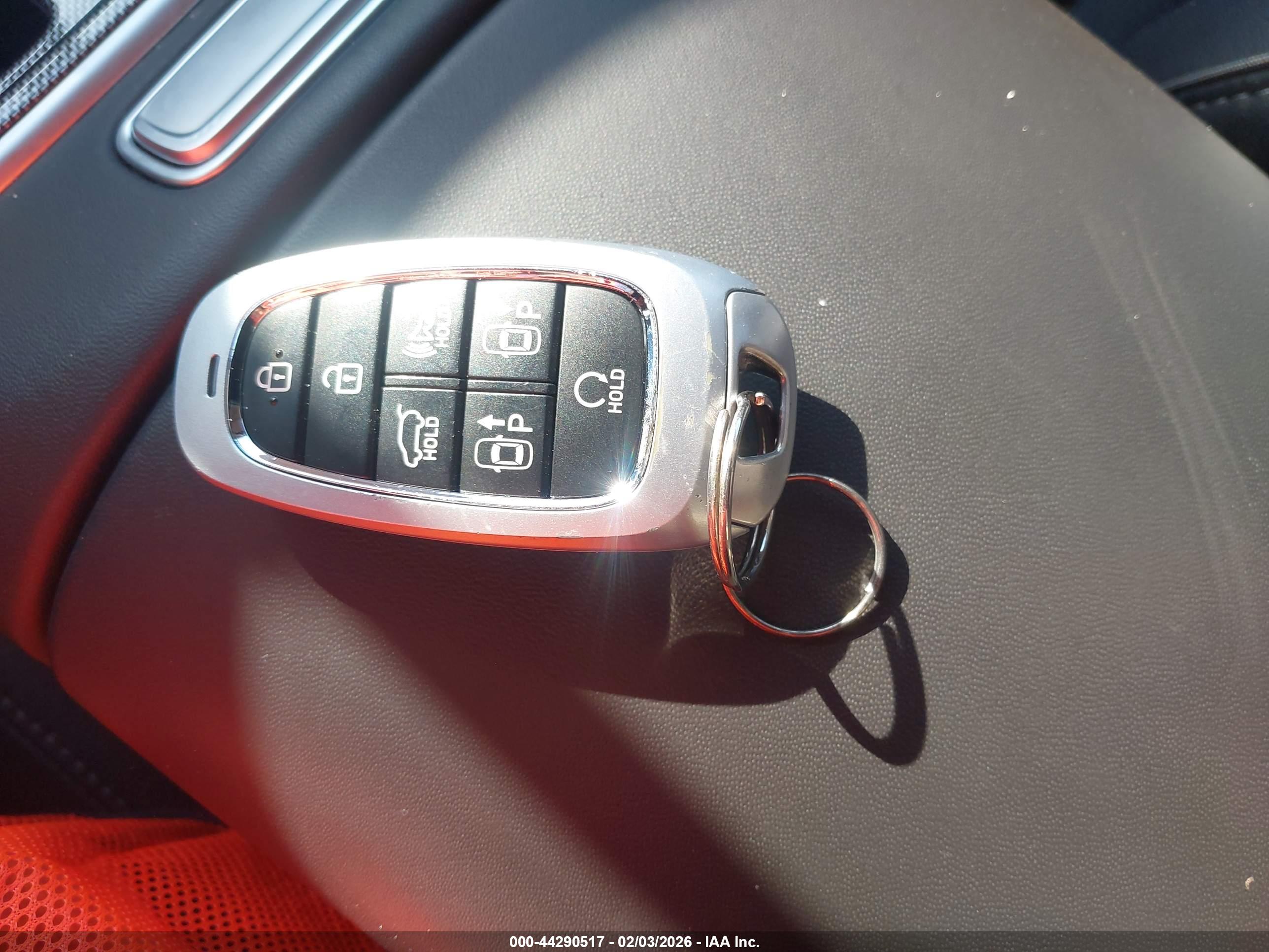 HYUNDAI SANTA image 11