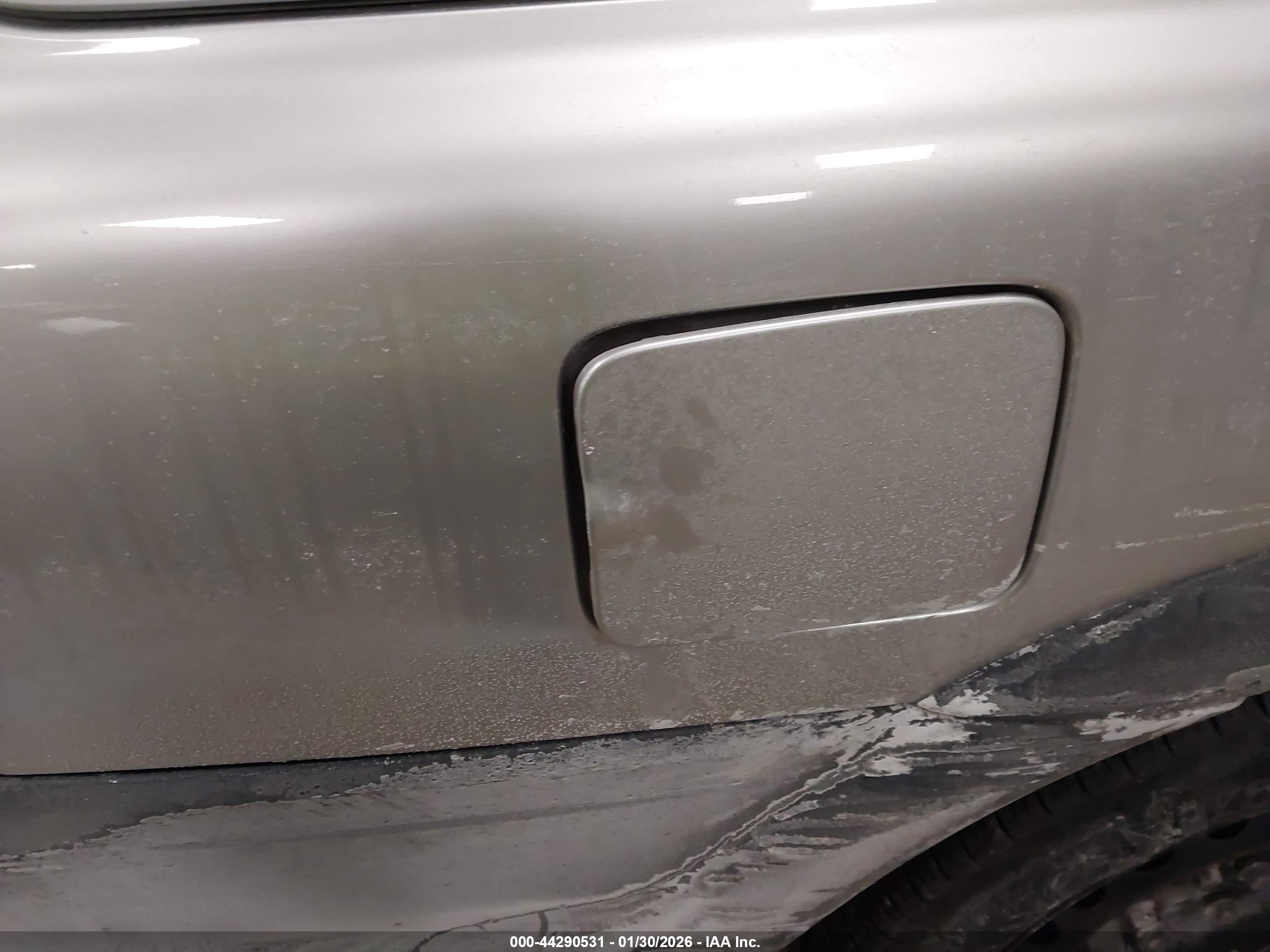 VOLVO XC70 image 6