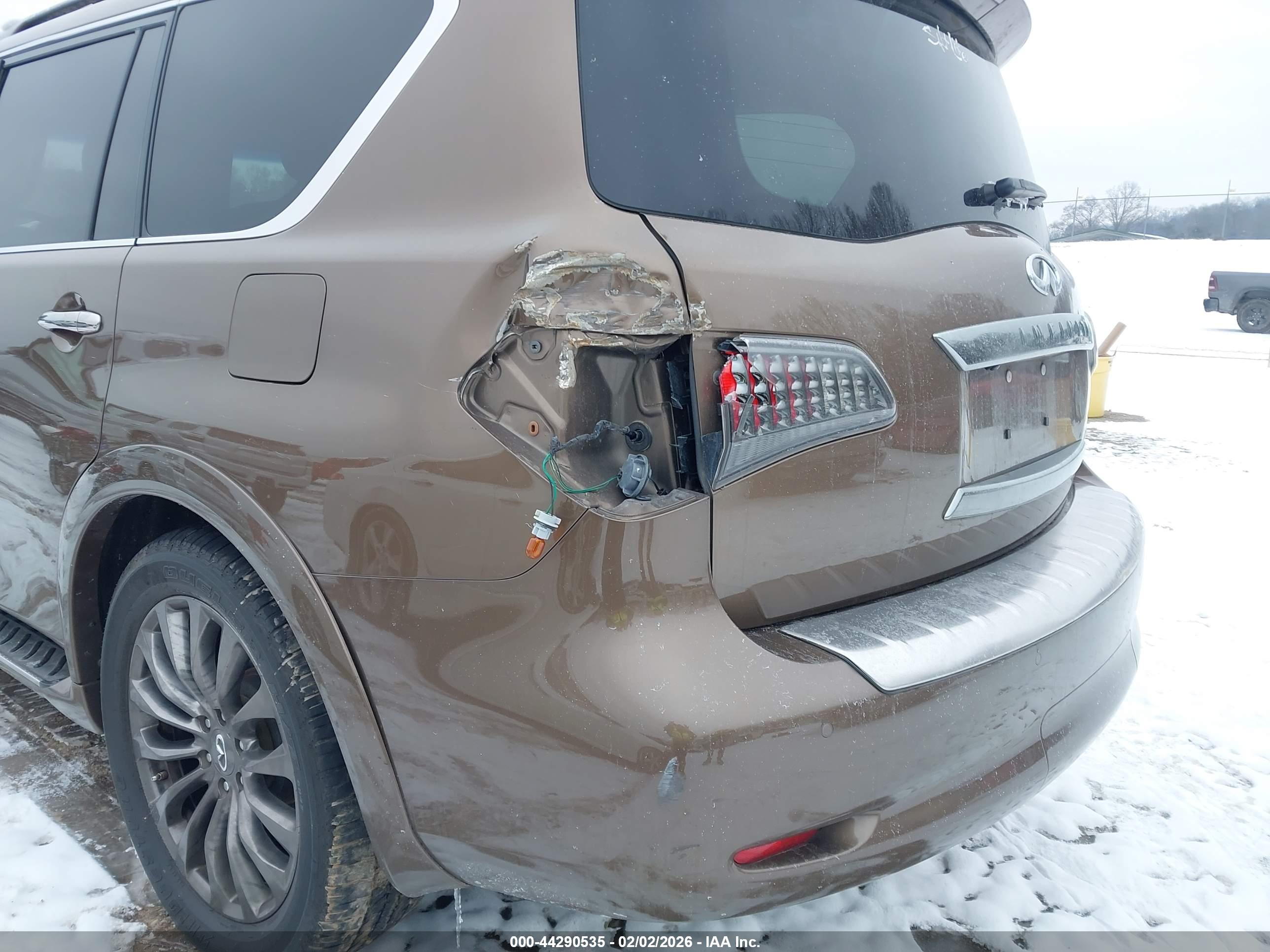 INFINITI QX80 image 6