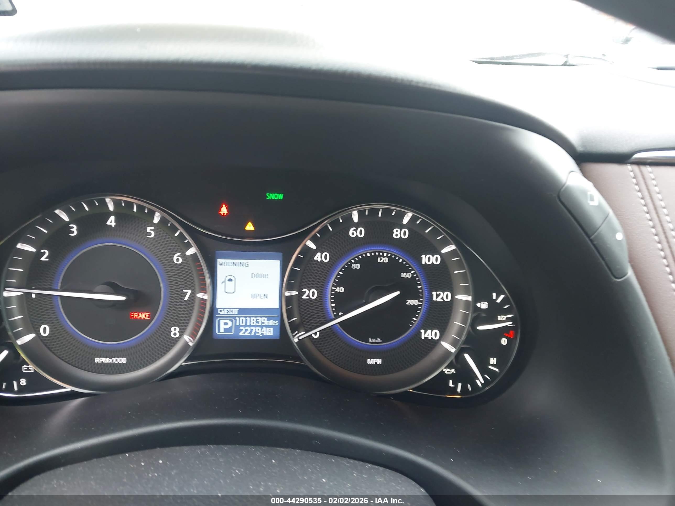 INFINITI QX80 image 7