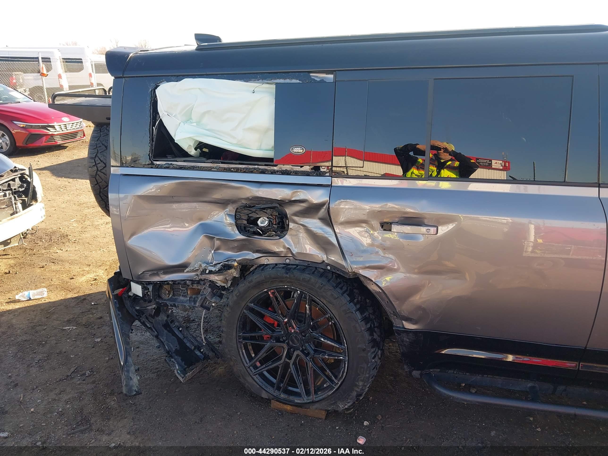 LAND ROVER image 6
